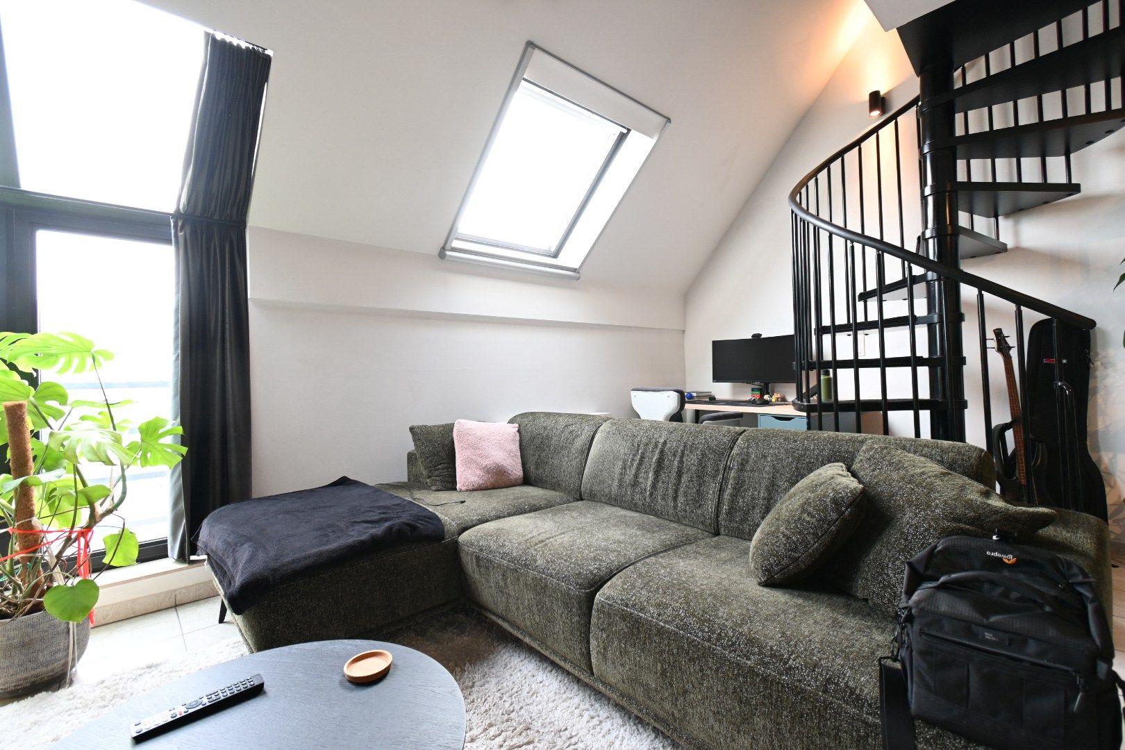 Knappe studio met mezzanine in Tongeren-centrum vlakbij park "De Motten" foto 6