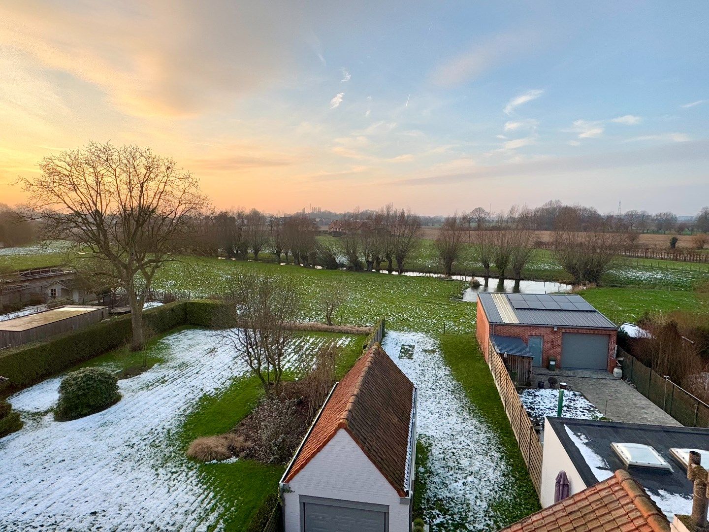 INSTAPKLARE WONING MET 4 SLPKS, TUIN EN GARAGE foto 4
