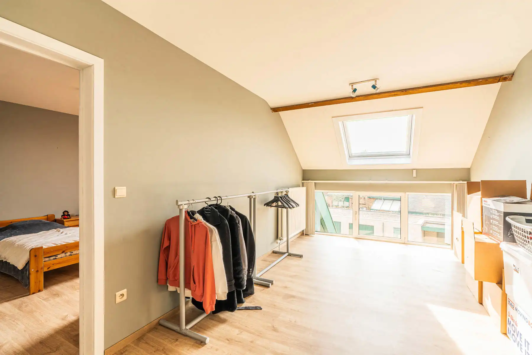 Ontzettend ruim en lichtrijk duplex-appartement incl garagebox foto 19