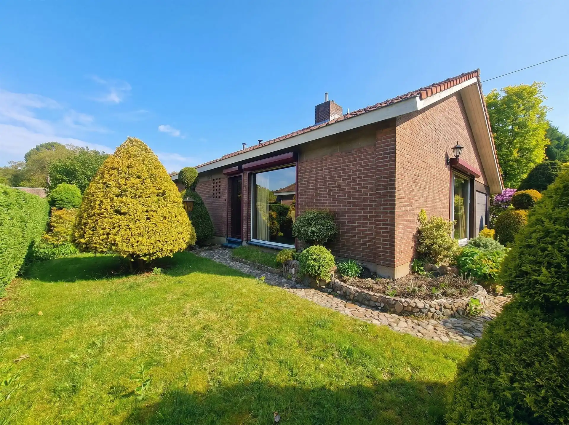 Te renoveren, vrijstaande woning in een gezellige woonwijk foto 17