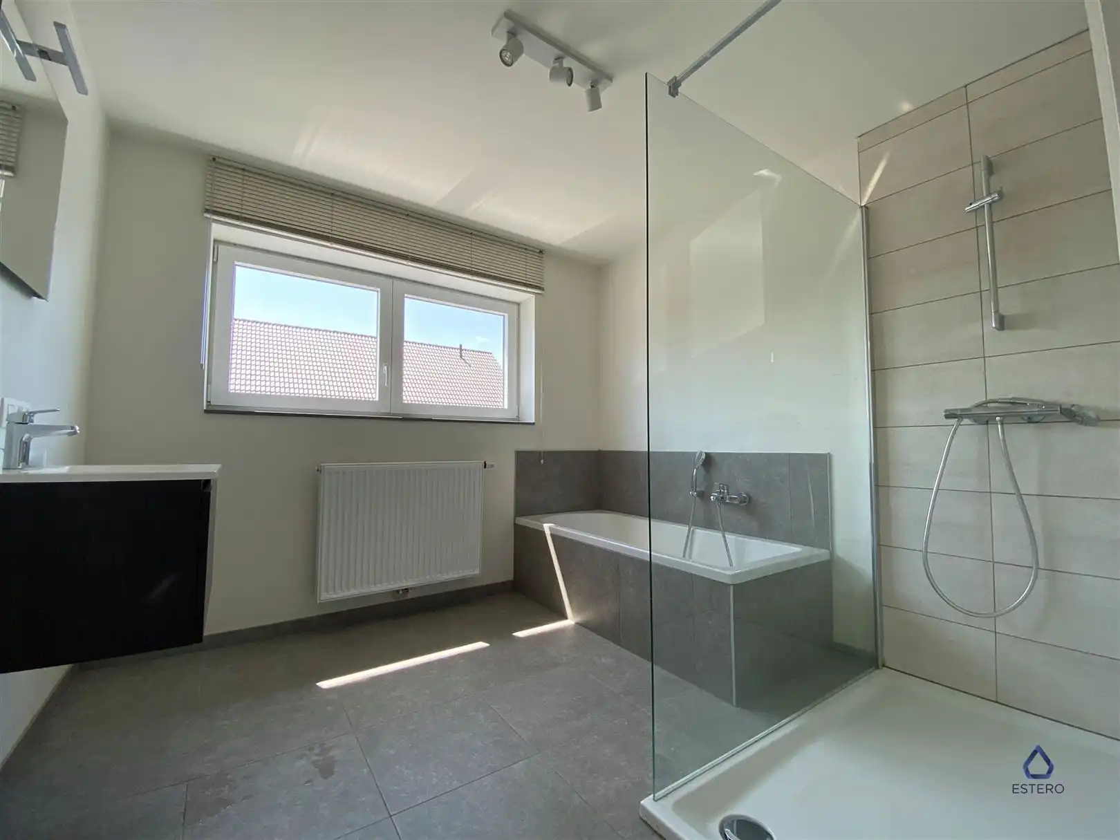 Moderne woning met met 4 slaapkamers foto 10