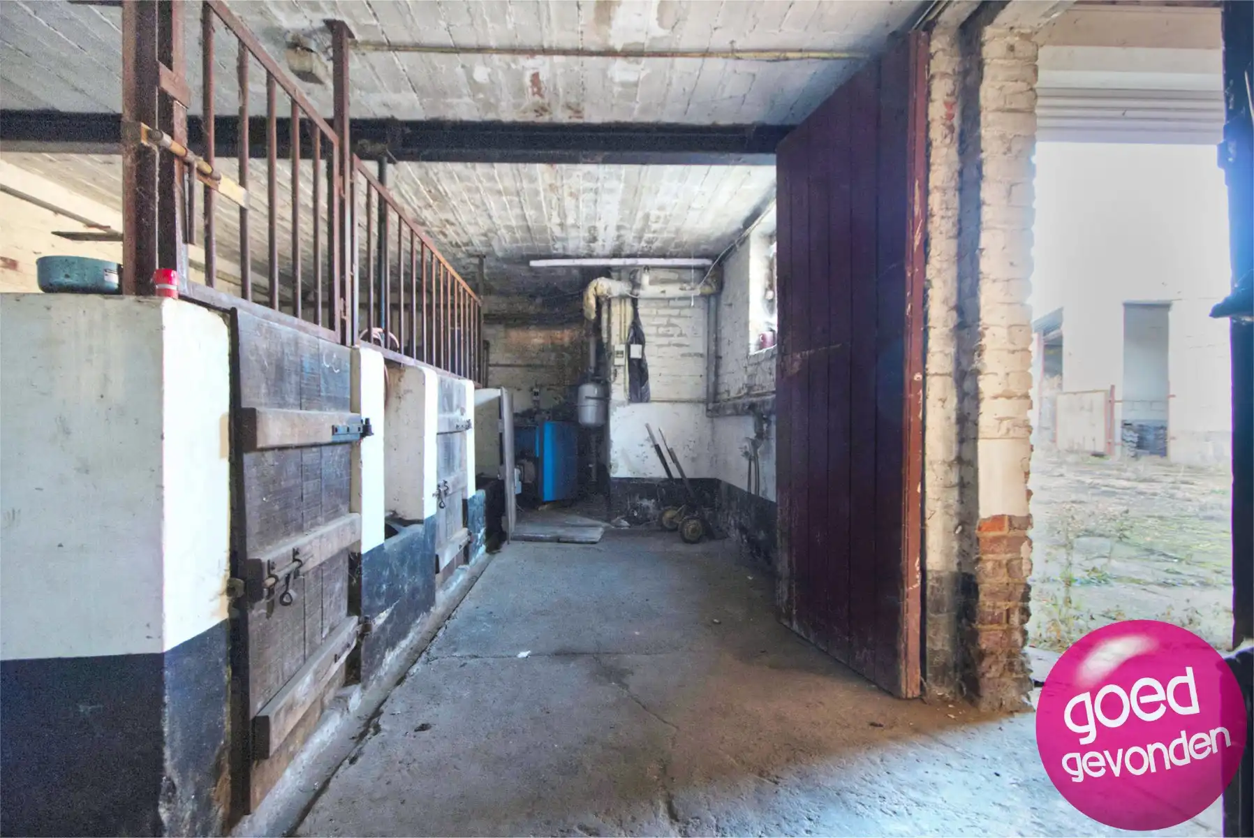 WONING - STALGEBOUW - TERRAS - TUIN - PARKING - TE RENOVEREN foto 27