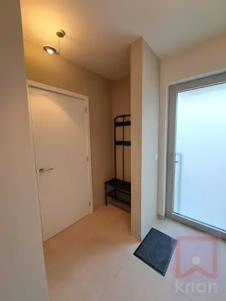 BEMEUBELDE woning met 3 slaapkamers, tuin en carport. foto 8