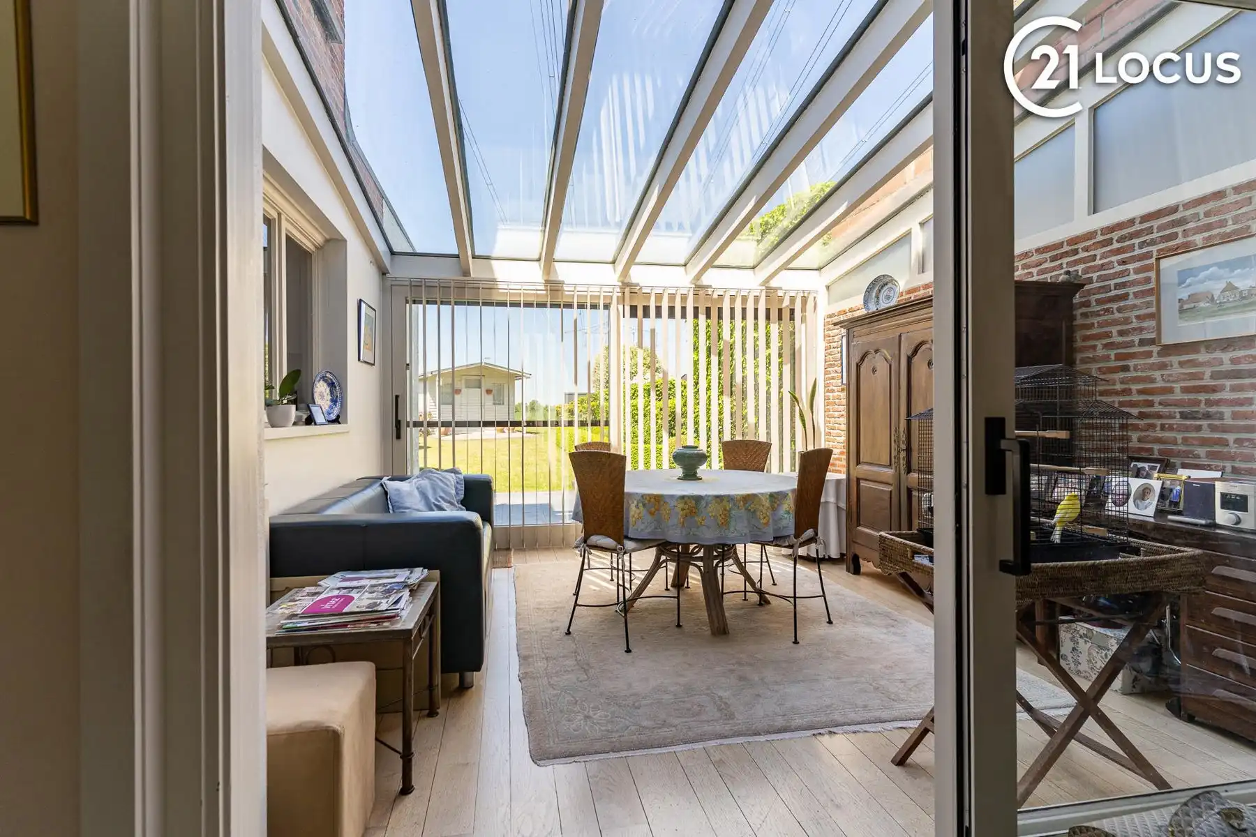 Hoofdfoto van de publicatie:  gezinswoning met 3 slk, tuin met vrij zicht en garage