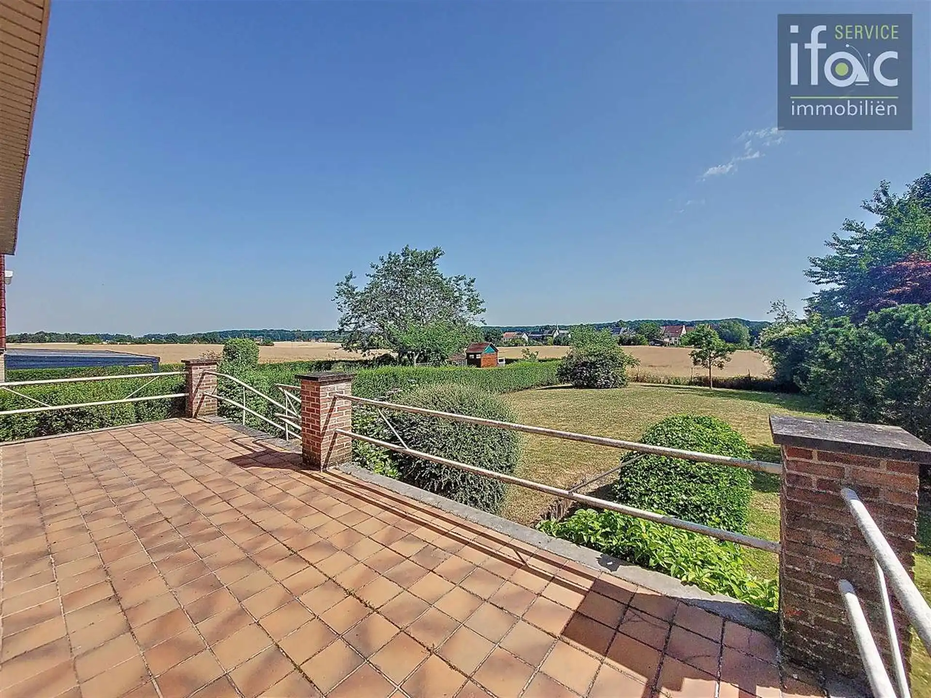 Fantastisch gelegen villa met panoramisch uitzicht  foto 7