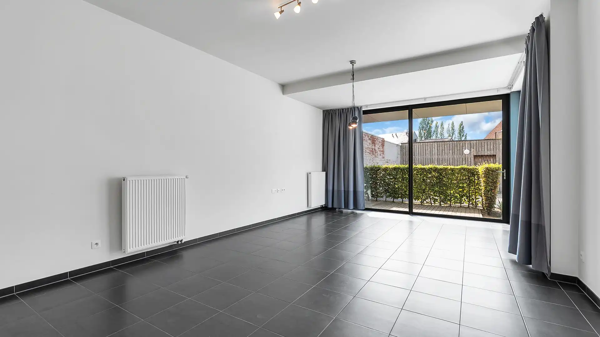Gelijkvloers appartement met terras en private parking. Uitstekende ligging aan de vernieuwde Markt. foto 11