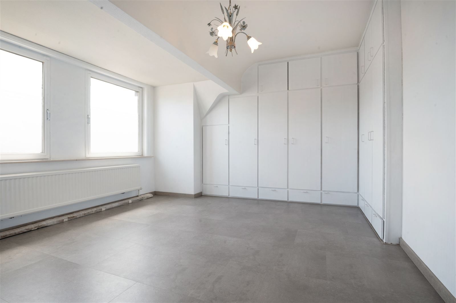 Te renoveren woning in doodlopende straat foto 18