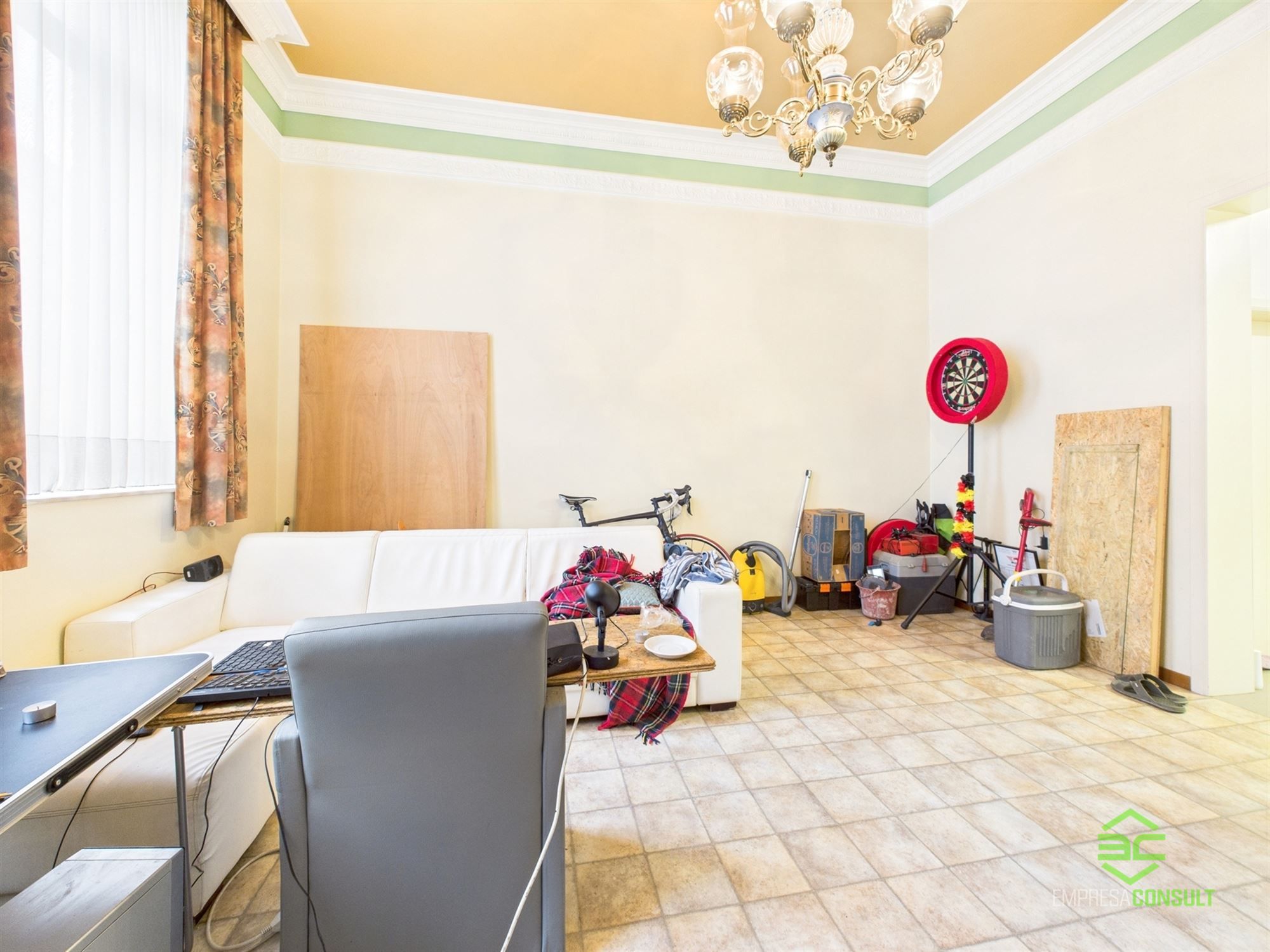 Ruime burgerwoning met groot achtergelegen magazijn! foto 10