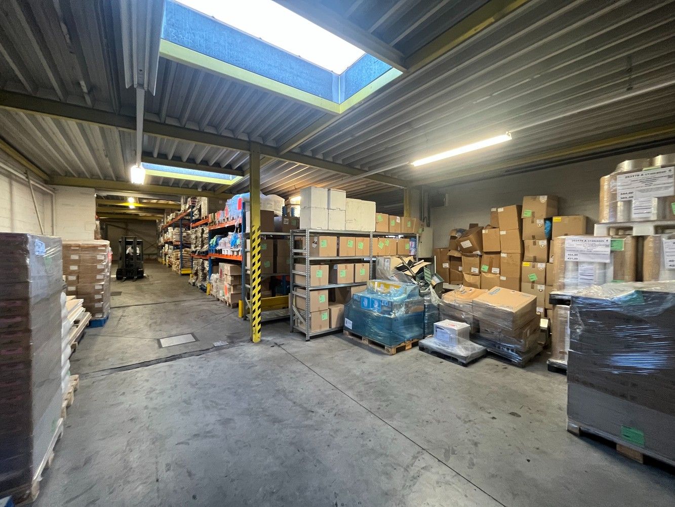 1.144m² Bedrijfsgebouw op 25a38ca foto 21