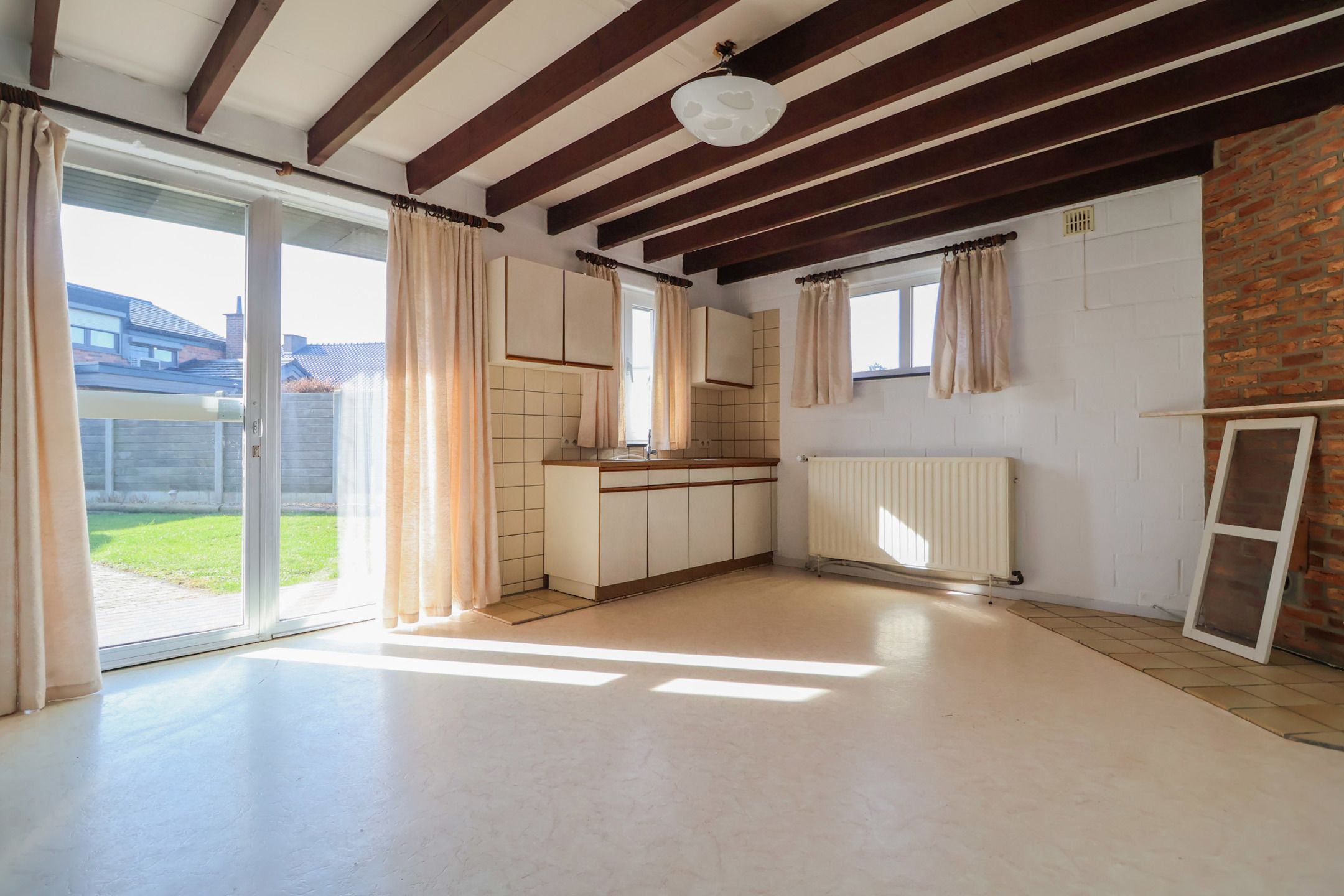 Uitstekend gelegen bungalow foto 17