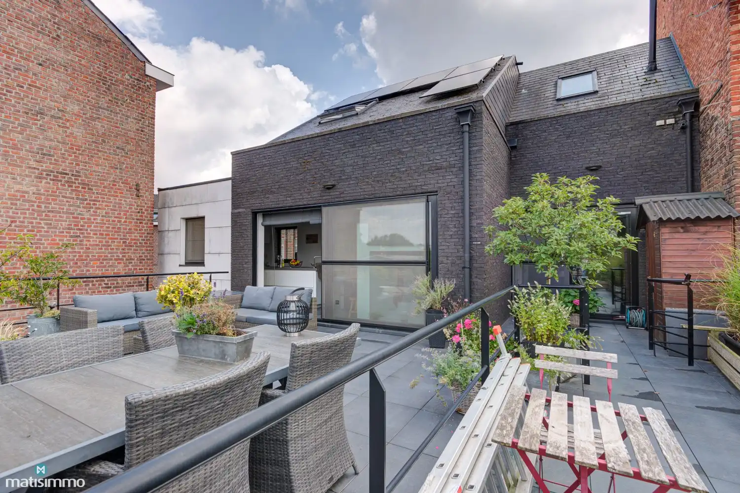 RIANT DUPLEXAPPARTEMENT MET 3 SLAAPKAMERS, TERRAS EN 2 AUTOSTAANPLAATSEN NABIJ HET CENTRUM VAN TONGEREN foto 35