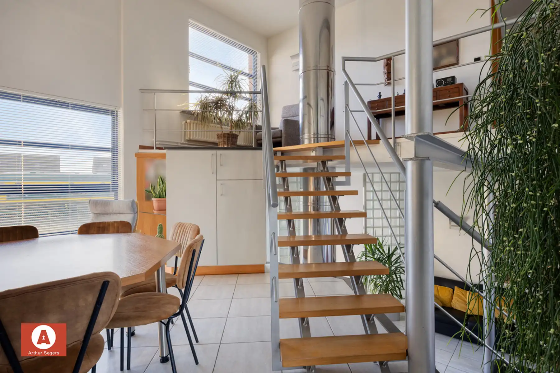 Architectenwoning met inpandige garage. foto 12