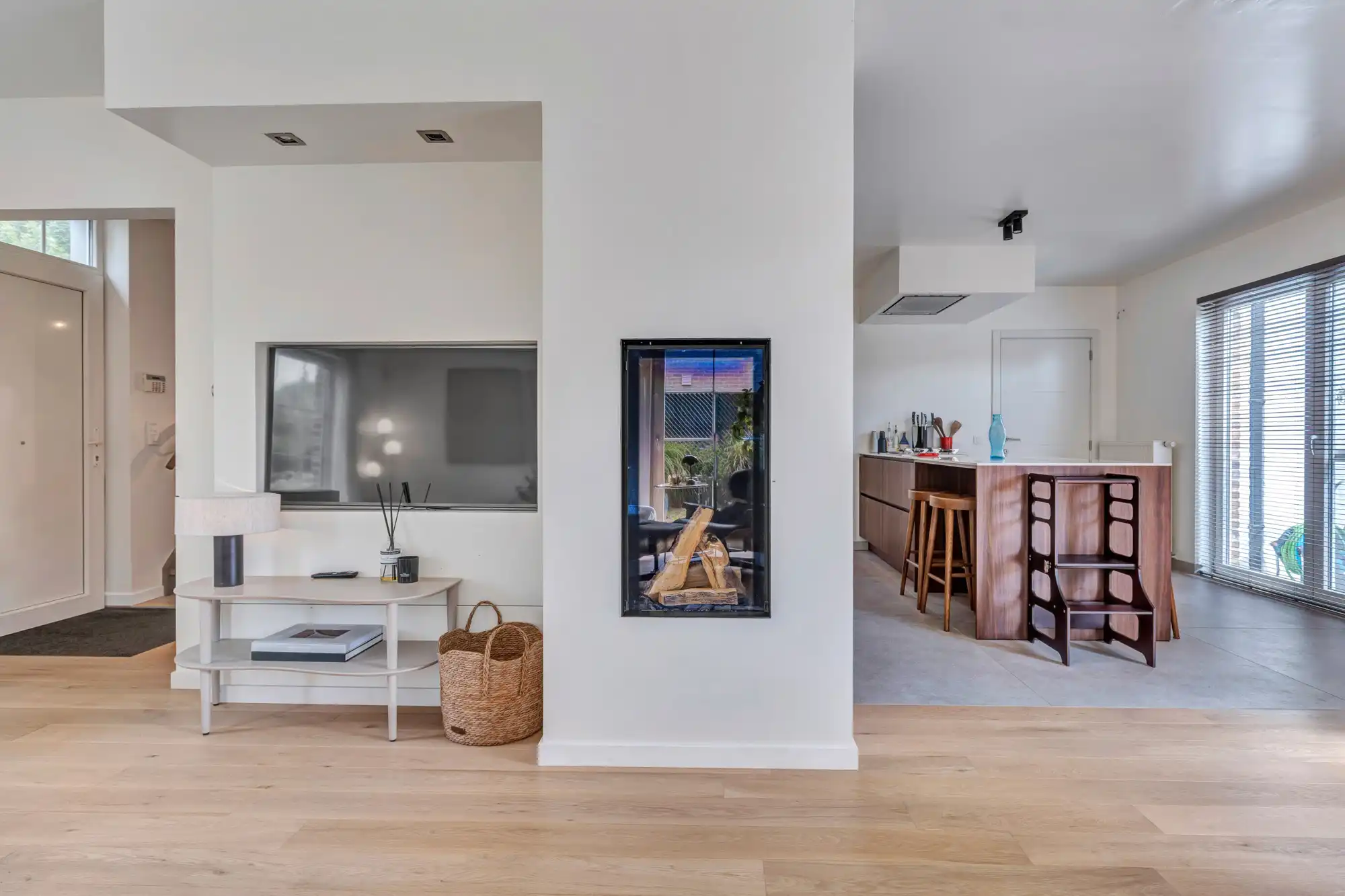 Woning met zwembad en zonnepanelen op toplocatie foto 9