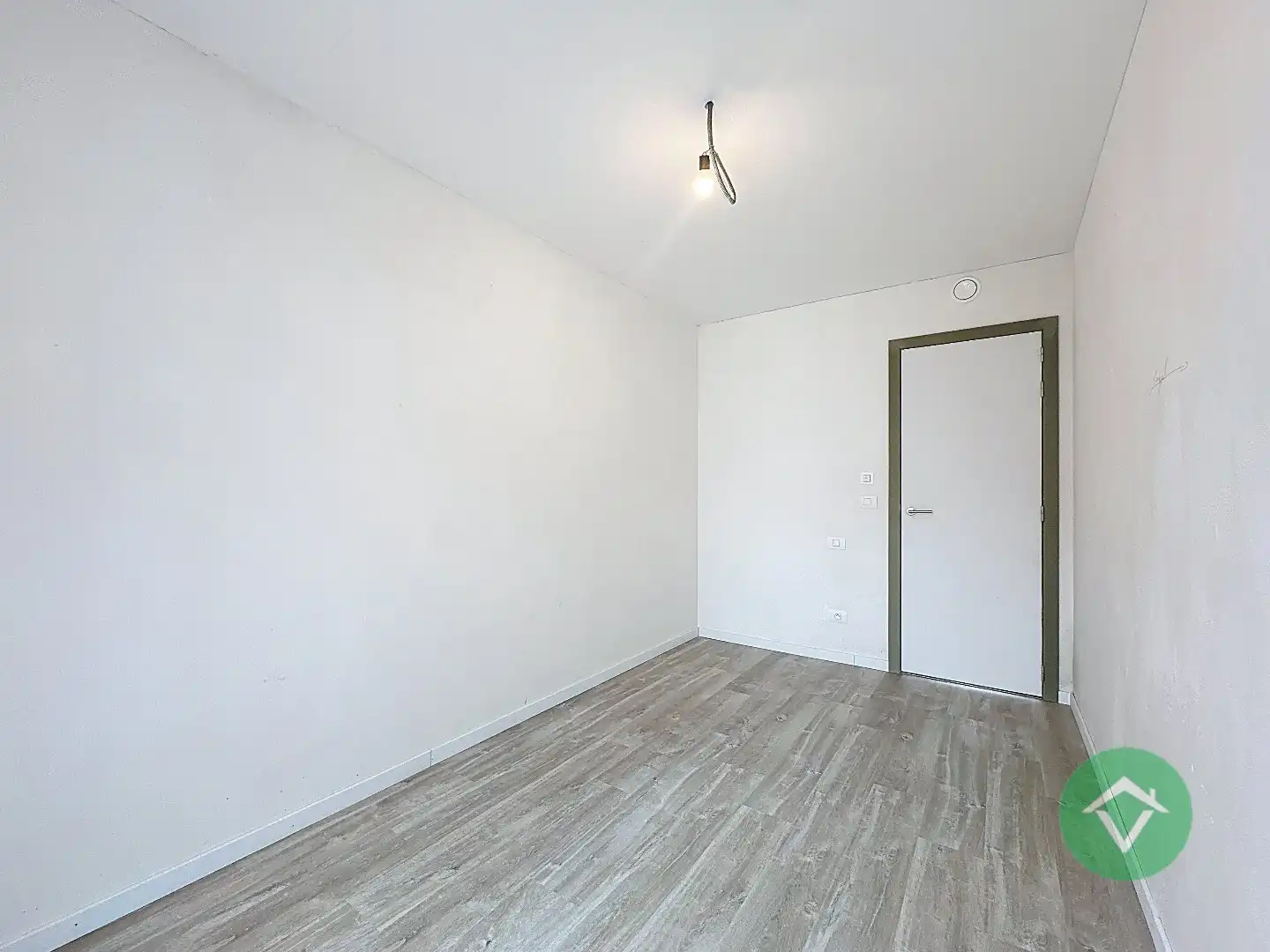 Wonen nabij jachthaven en zee - ruim appartement met terras en drie slaapkamers foto 16