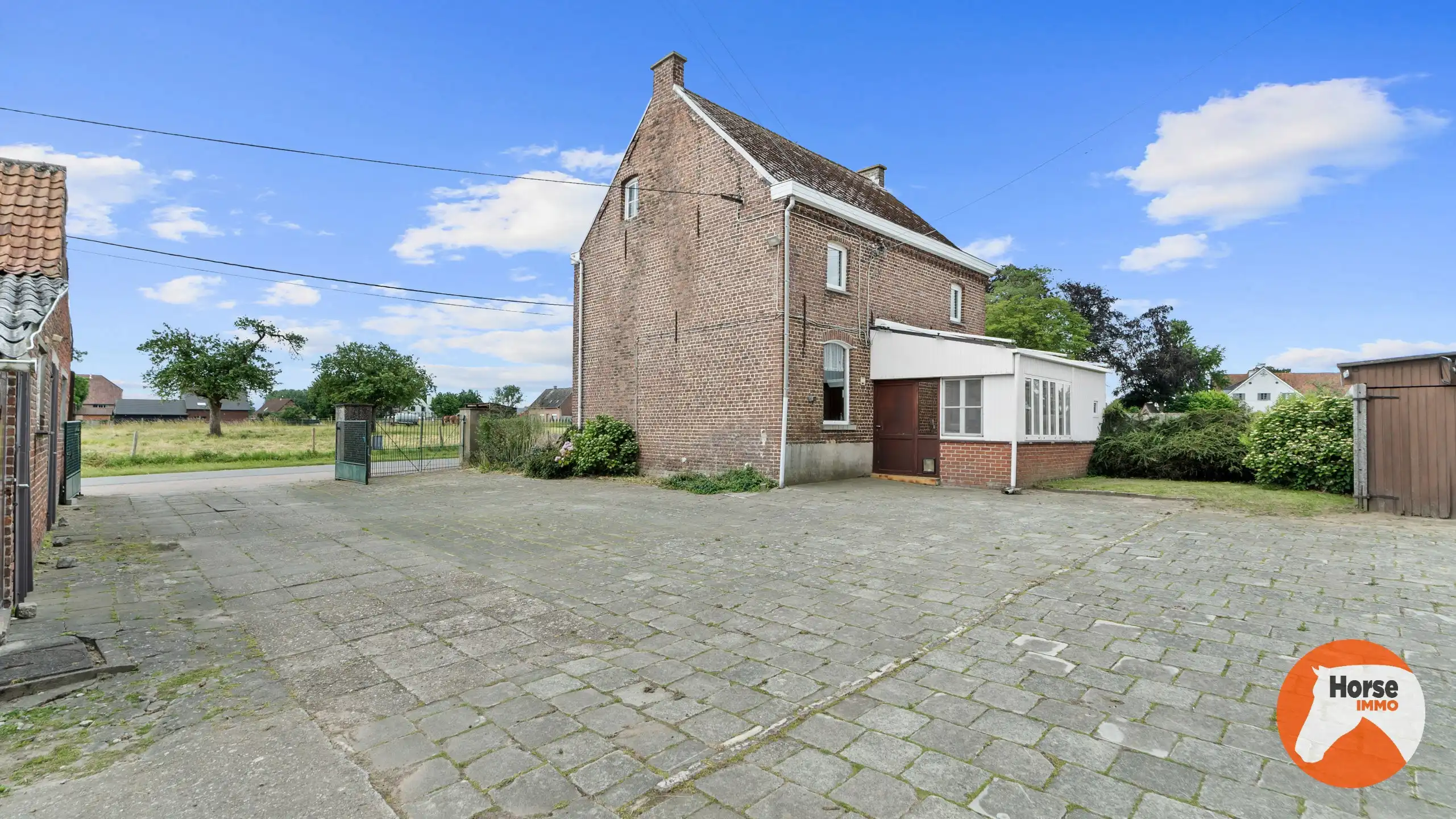 ERPE-MERE - Charmante hoeve met ruime loods op 1,33HA foto 11