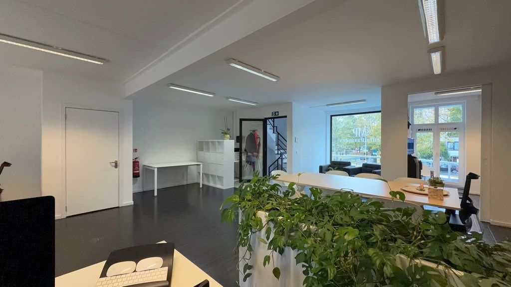 Mooi ingerichte kantoorruimte te huur in Wilrijk foto 12