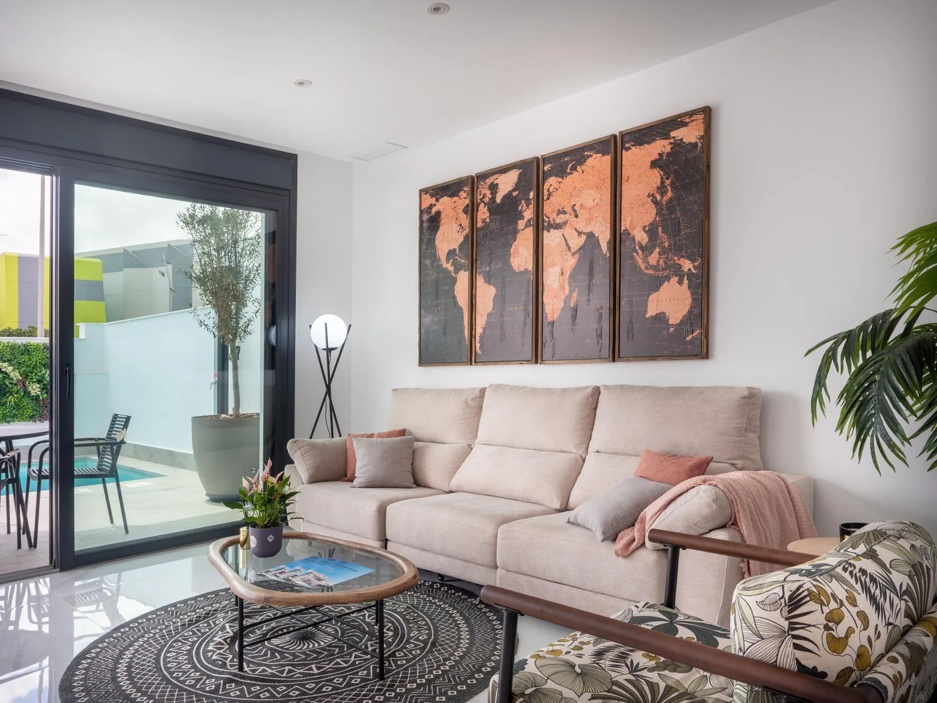 Ultiem genieten: ruime vakantiewoningen dichtbij centrum en strand foto 3