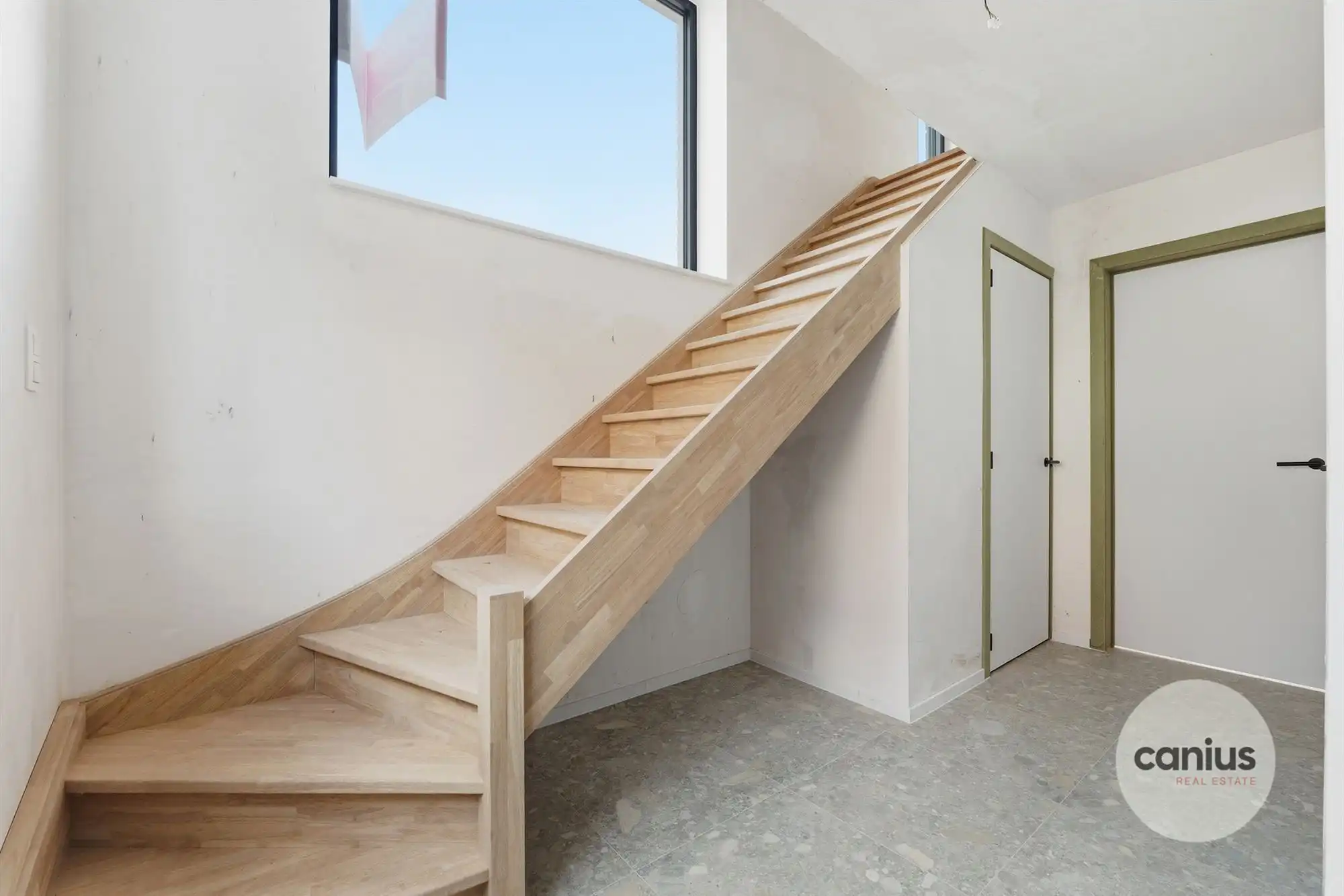 KNAPPE NIEUWBOUWWONING MET 3 SLPKS foto 2