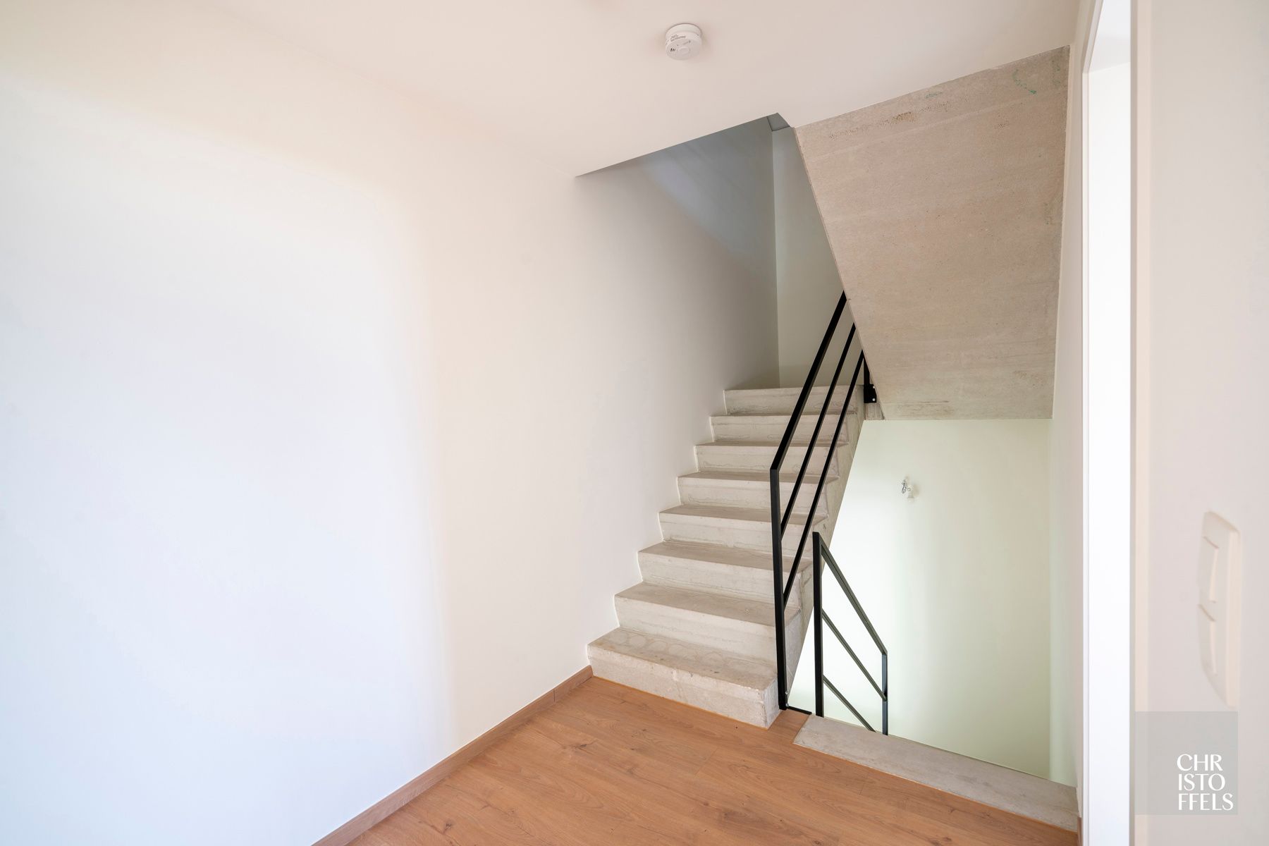 Gezinswoning (180m²) in een gerenoveerde hoeve te Riemst! foto 8