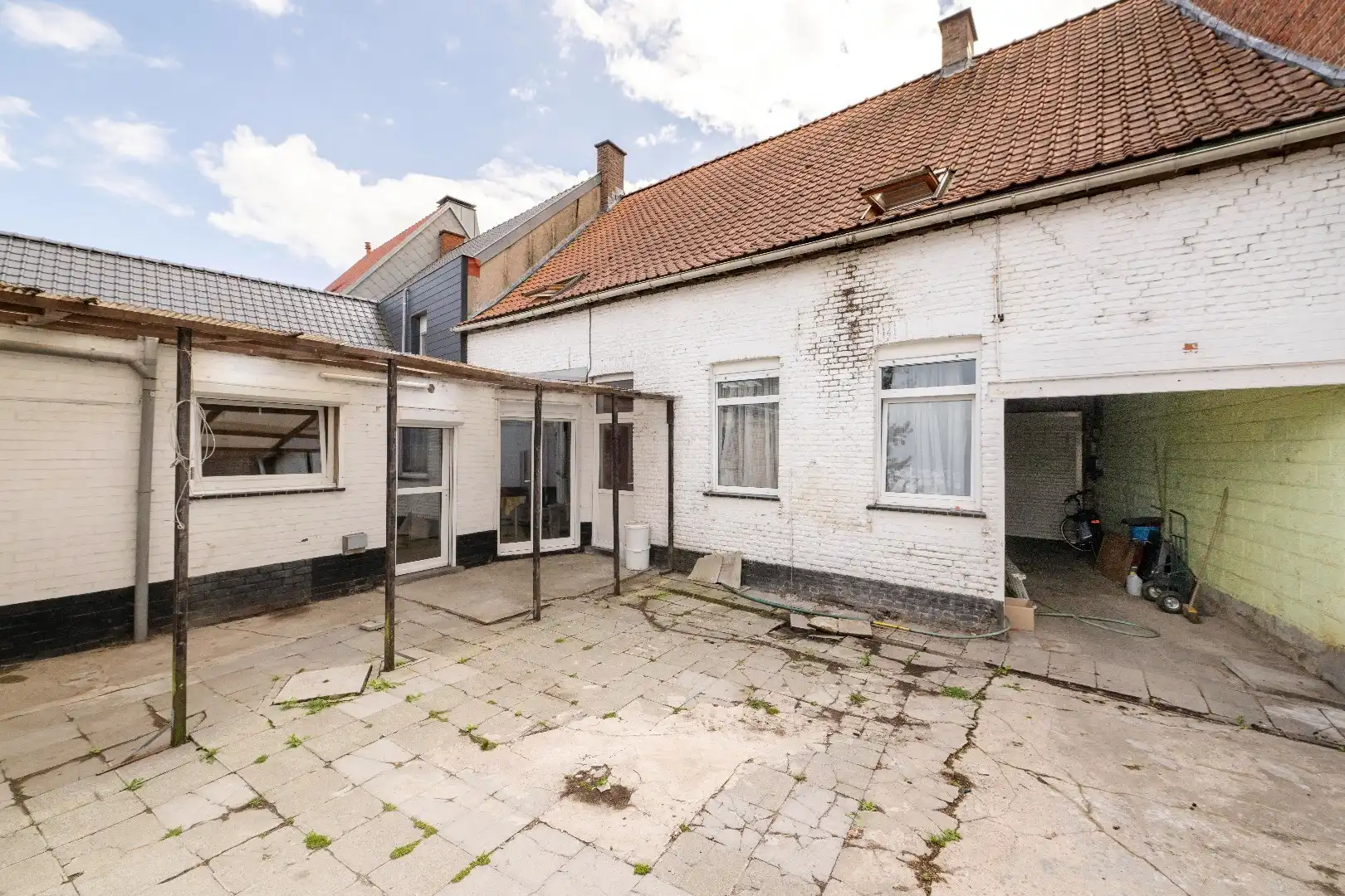 ZEER RUIME (TE RENOVEREN) WONING MET BIJGEBOUWEN | 5 SLPKS foto 15