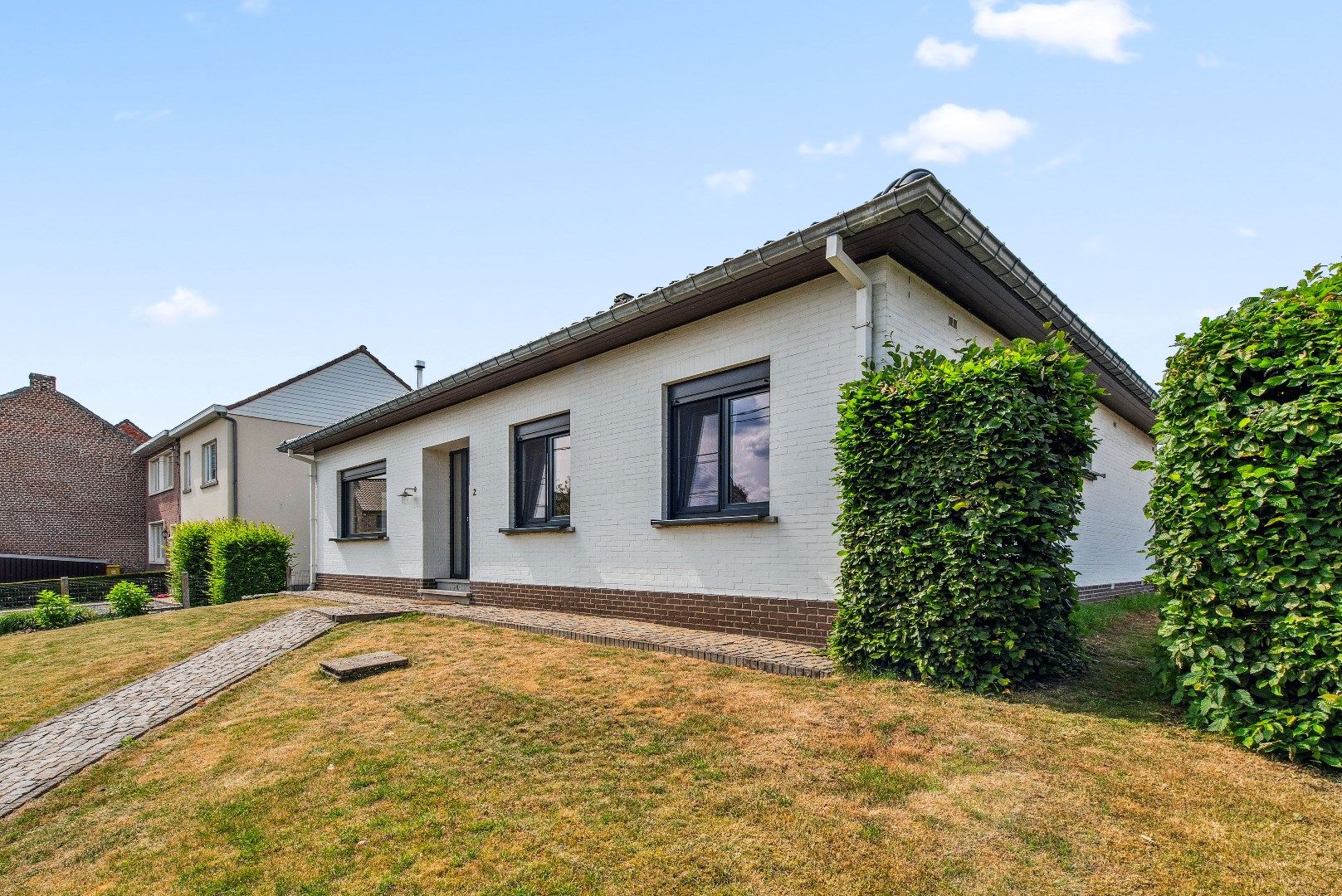 Bungalow met nieuw dak, 3 slaapkamers en garage foto 5