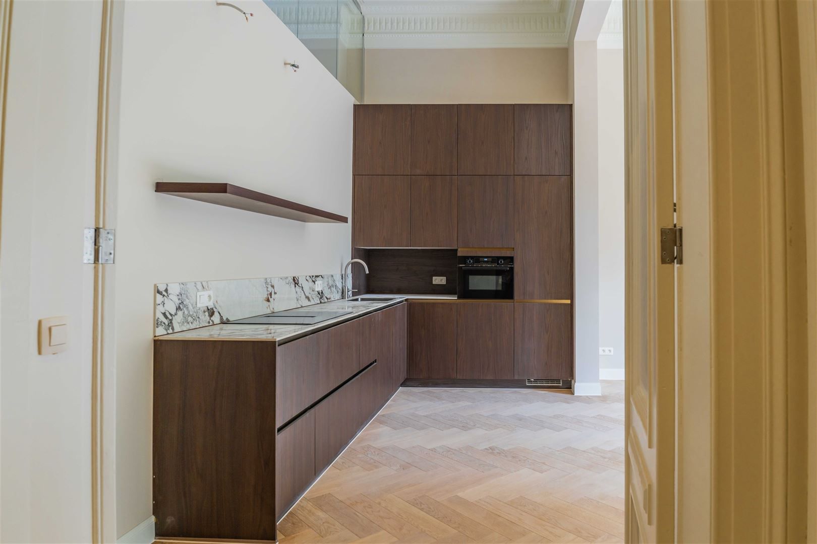 High-end living in piekfijnappartement foto 18