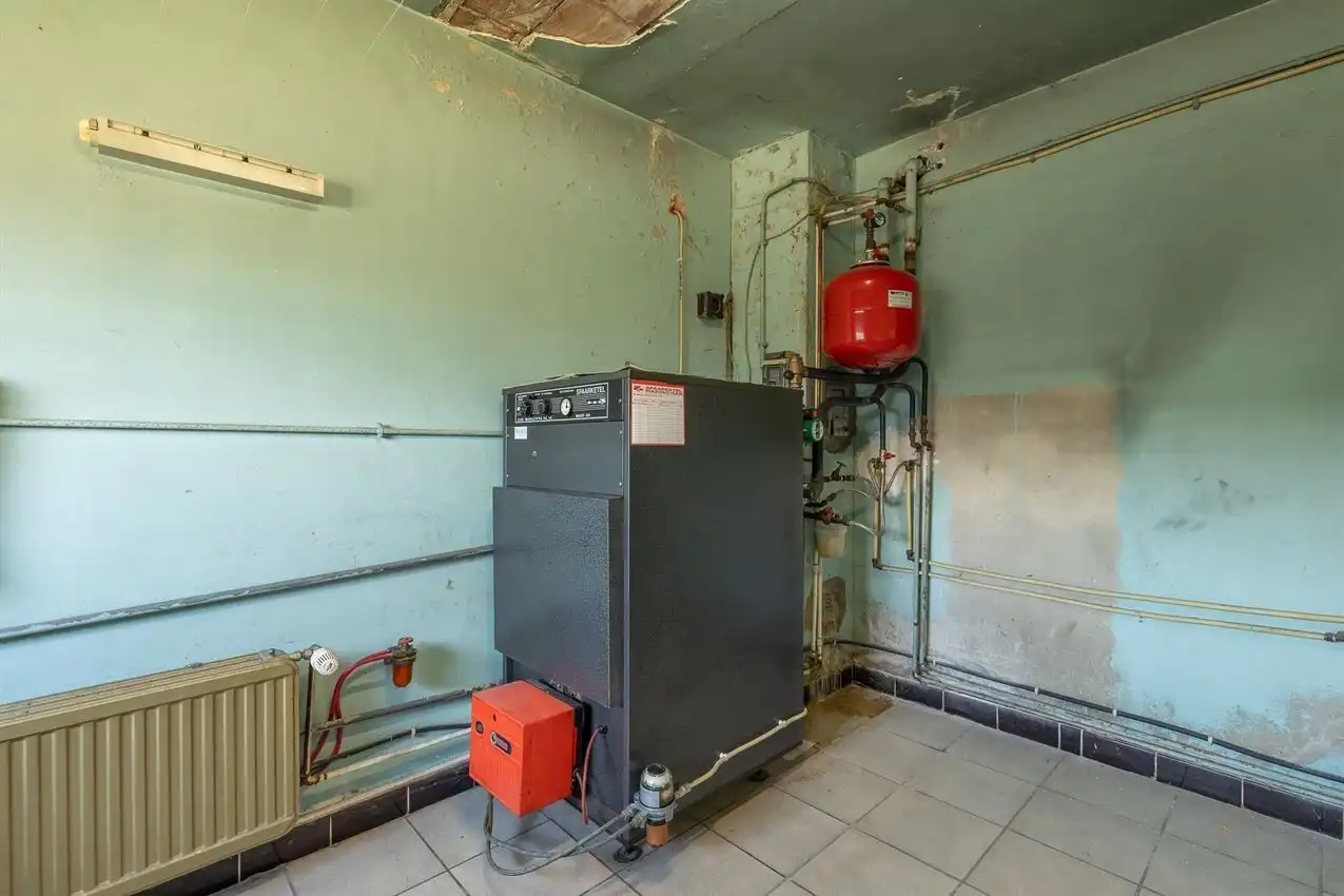 Te renoveren woning met ruimte, rust en potentieel foto 40