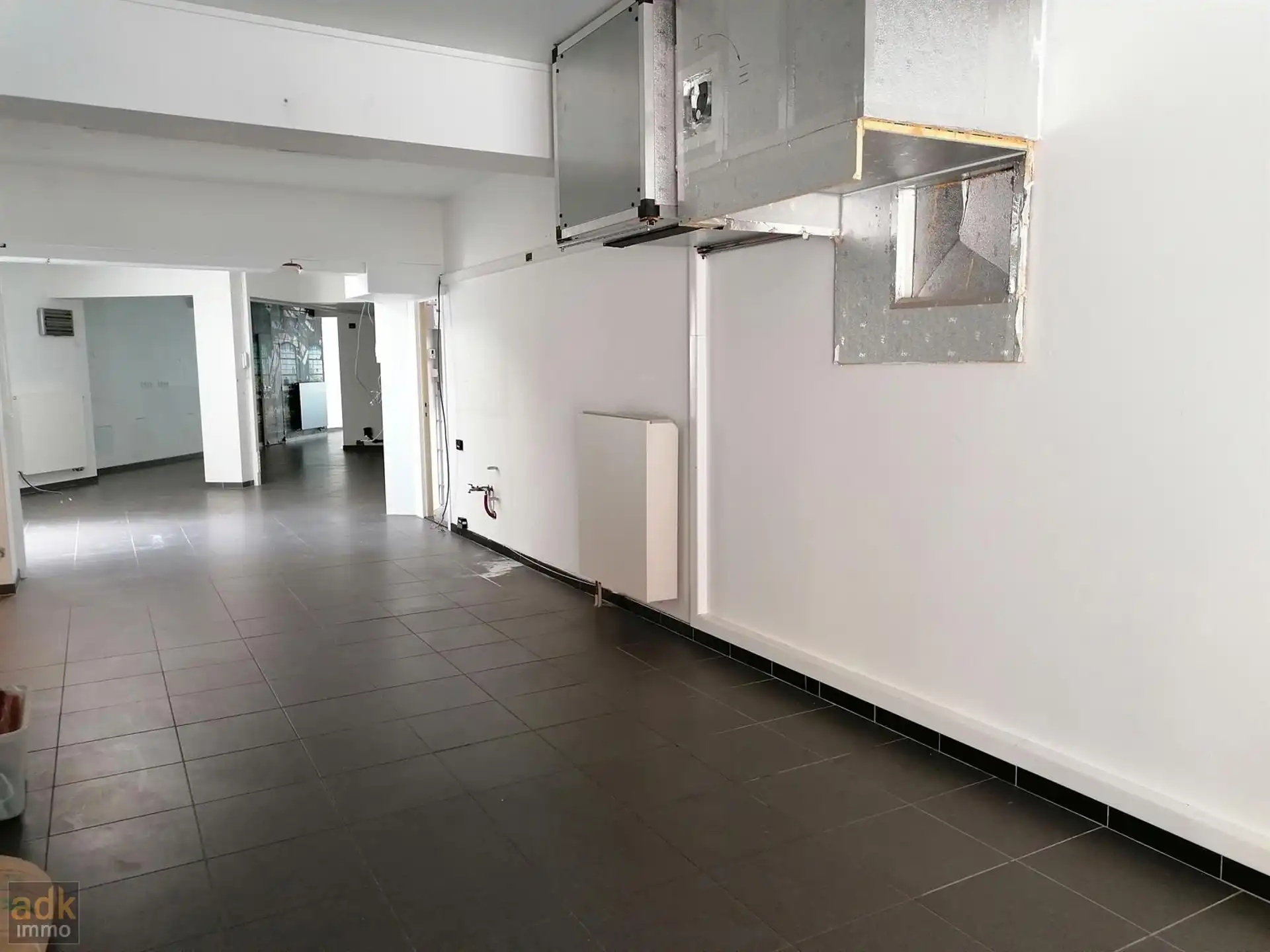 Unieke commerciële ruimte in Koksijde-Bad /incl. parking foto 5