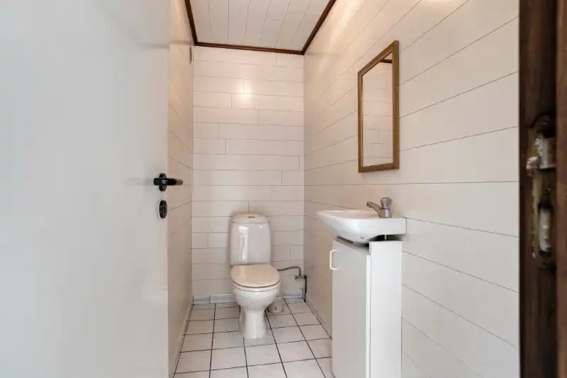 HALFOPEN BEBOUWING MET VEEL RENOVATIEPOTENTIEEL EN RUIM DAKTERRAS foto 17