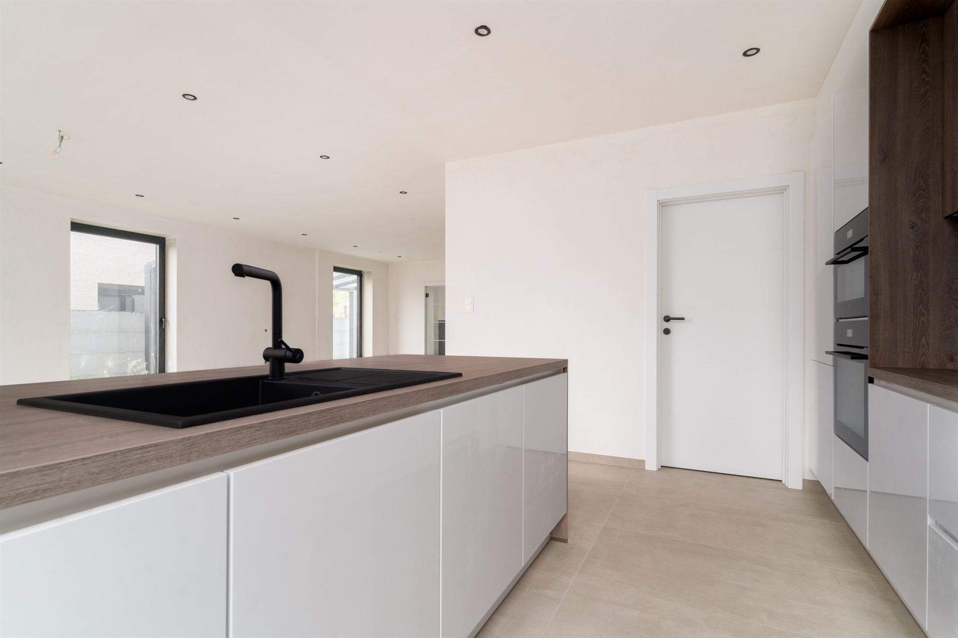 Moderne halfopen nieuwbouwwoning in Blaasveld! foto 8