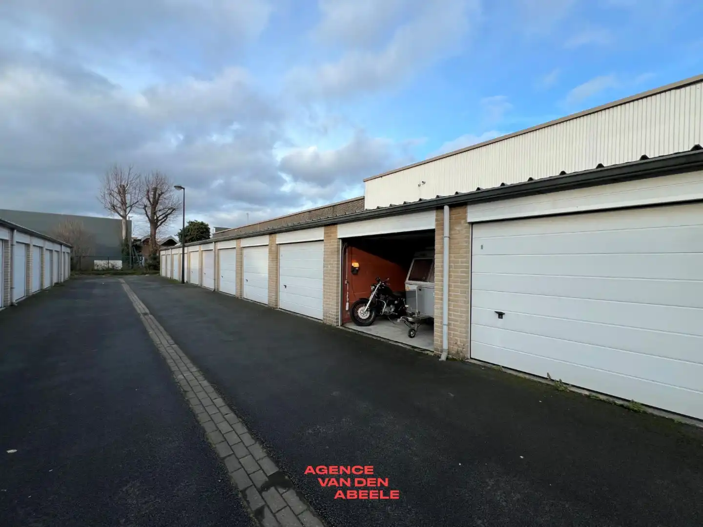 Ruime garagebox nabij de Gistelse Steenweg  foto 9