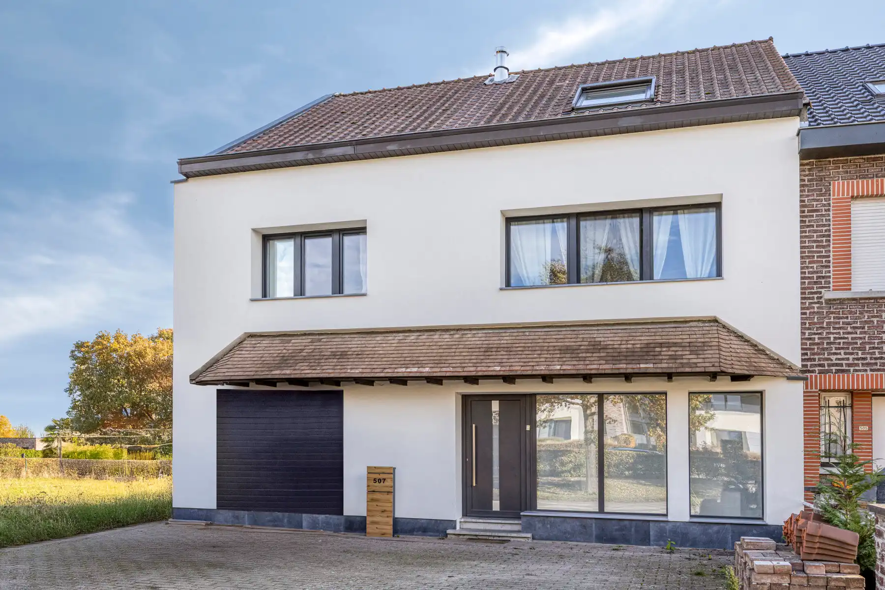 Gerenoveerde woning met 6 slaapkamers foto {{pictureIndex}}