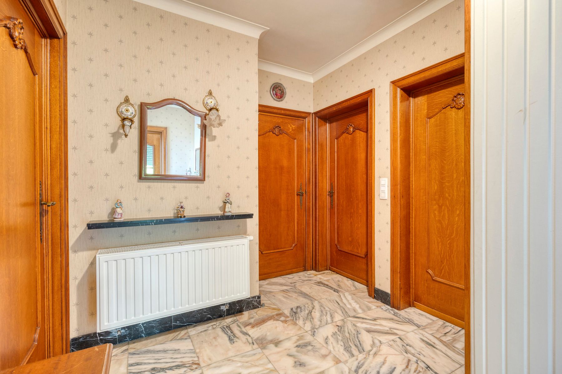 Vrijstaande woning met grote tuin en veel potentieel foto 7