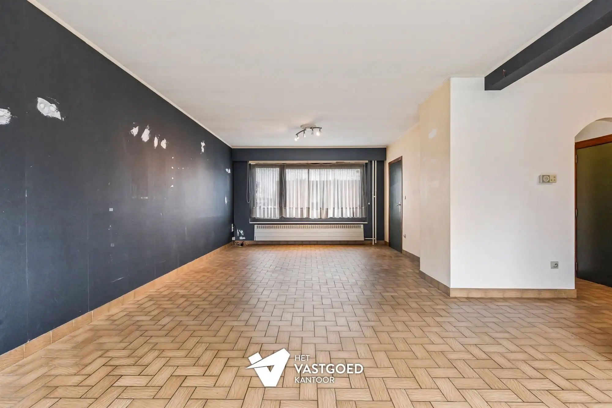 TE RENOVEREN WONING MET 3 SLAAPKAMERS OP CENTRALE LIGGING IN KOERSEL-CENTRUM foto 5