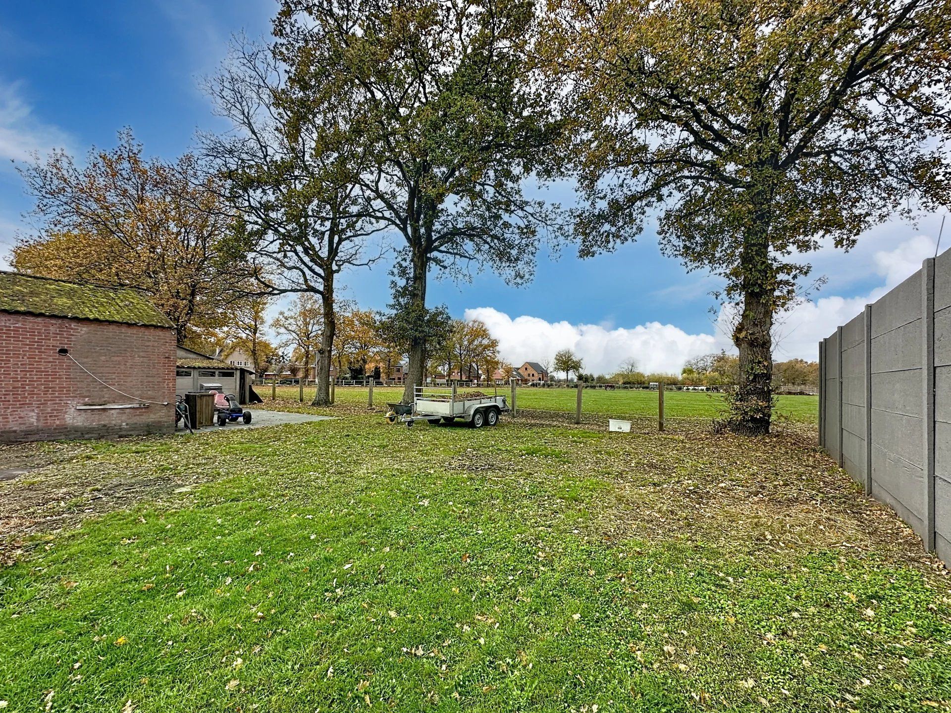 Op te frissen woning met 3 slaapkamers, op een groot perceel, eventueel 2 bouwplaatsen foto 37