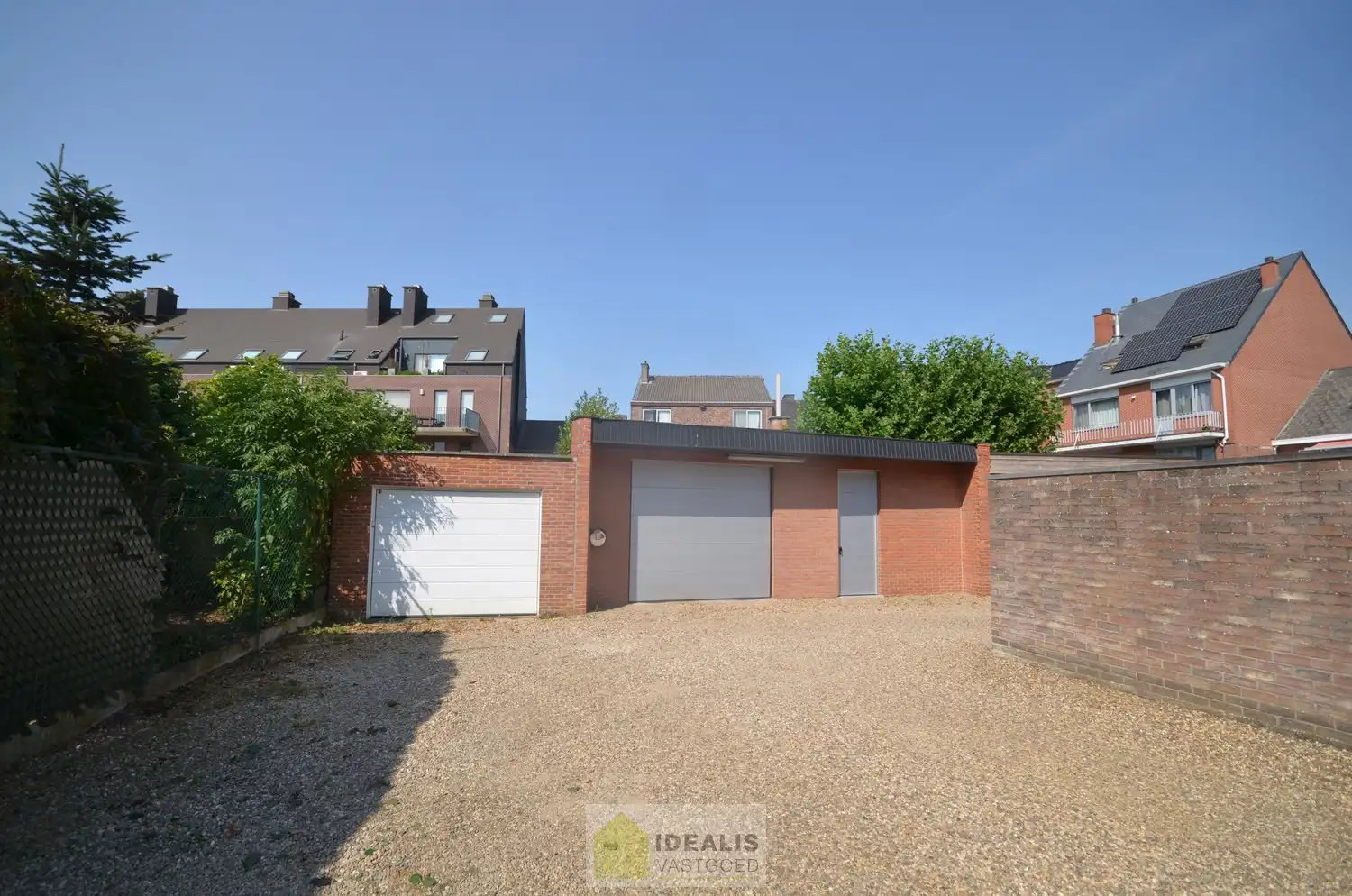 IDEALIS VASTGOED - Handelspand van +-185m² op een gunstige commerciële locatie, de Peltanusstraat te Pelt (Overpelt) met ruim voldoende parkeergelegenheid in de omgeving. foto 13