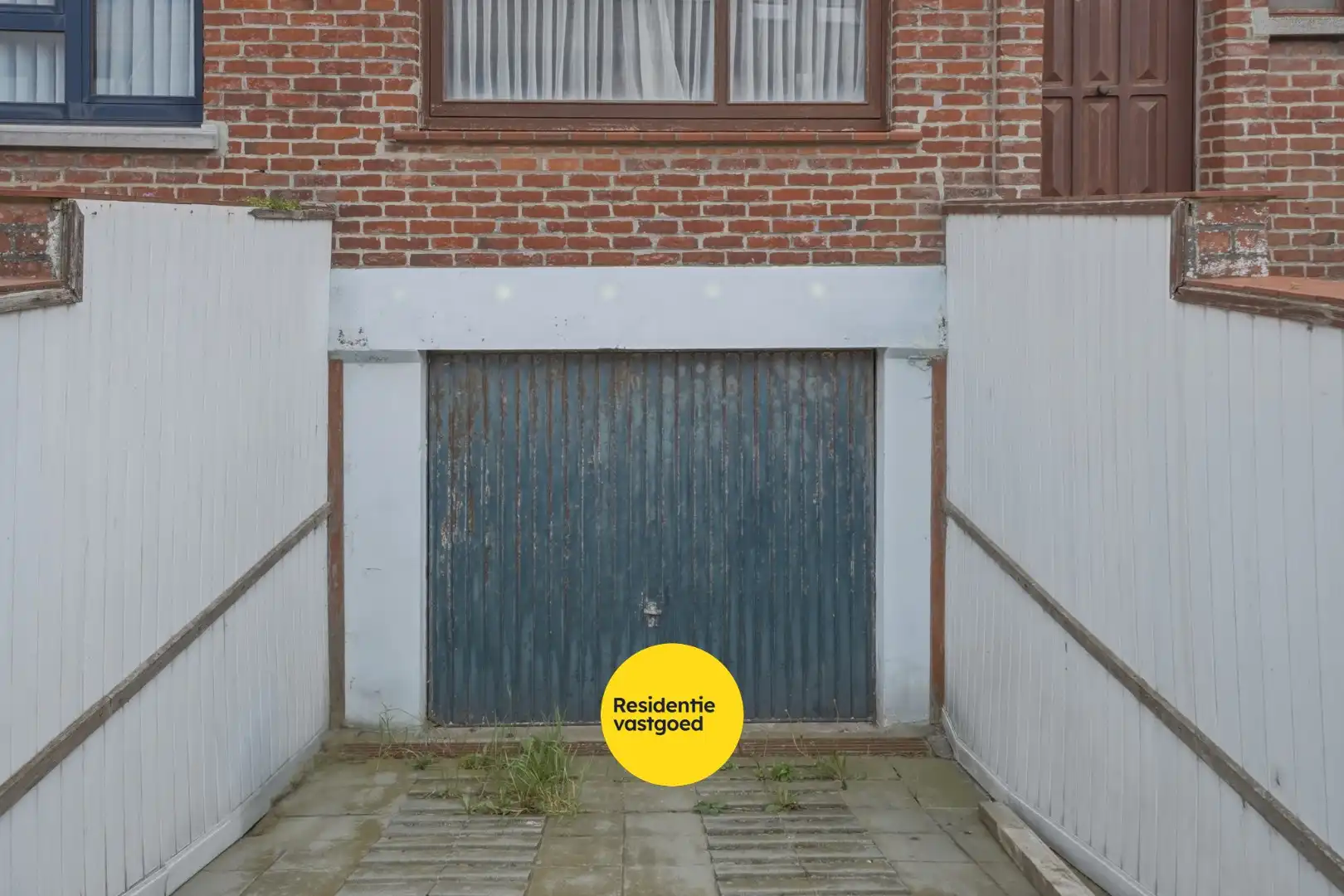 Te renoveren woning met garage en tuin in de Vuurtorenwijk te Oostende foto 2