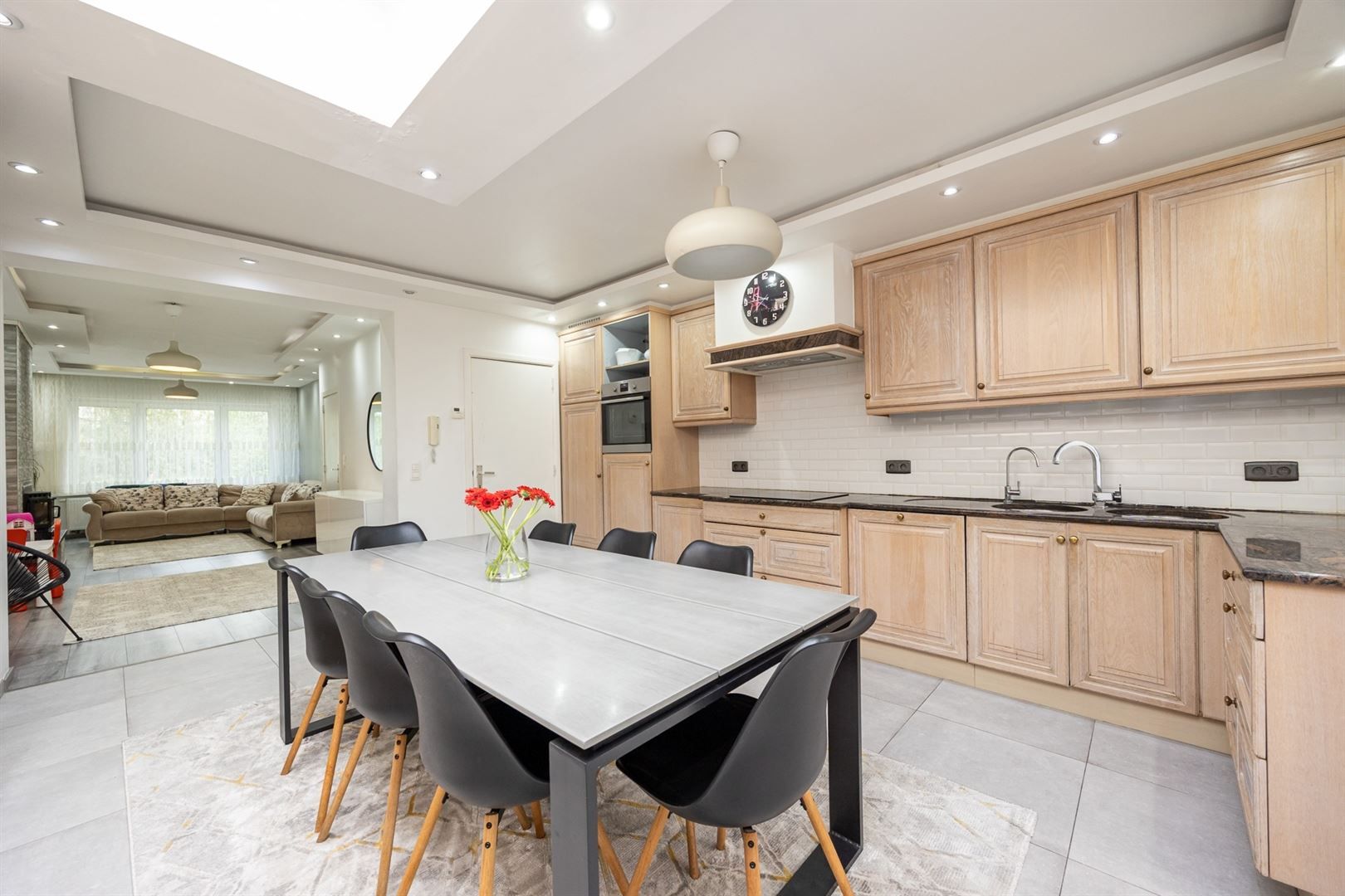 Compact comfort met zonnige tuin in Merksem

 foto 6