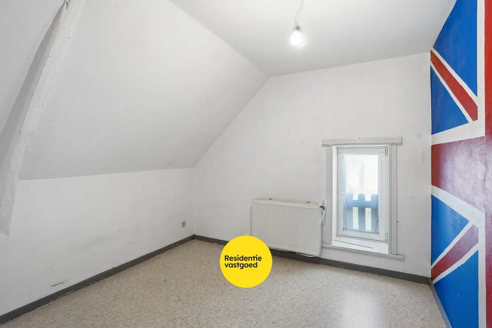 Te renoveren hoekwoning met 3 slaapkamers, tuin en centrale ligging in Ichtegem foto 14