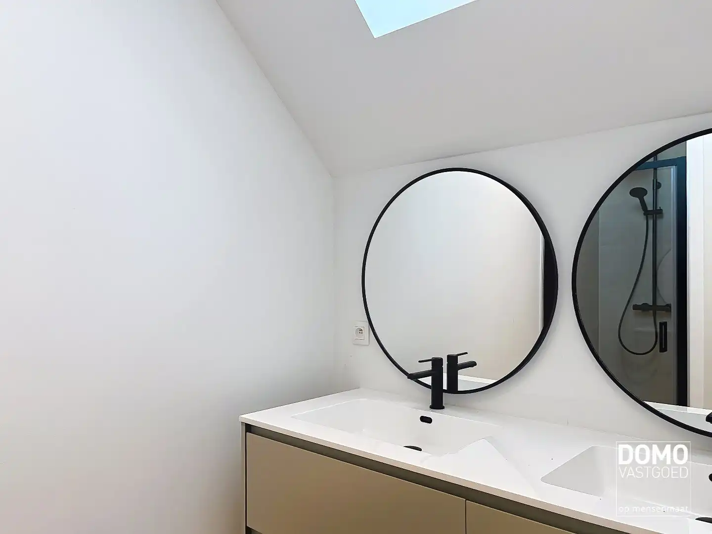 Instapklare totaalrenovatie met luxueuze afwerking, 4 slaapkamers en zuidgerichte tuin foto 15