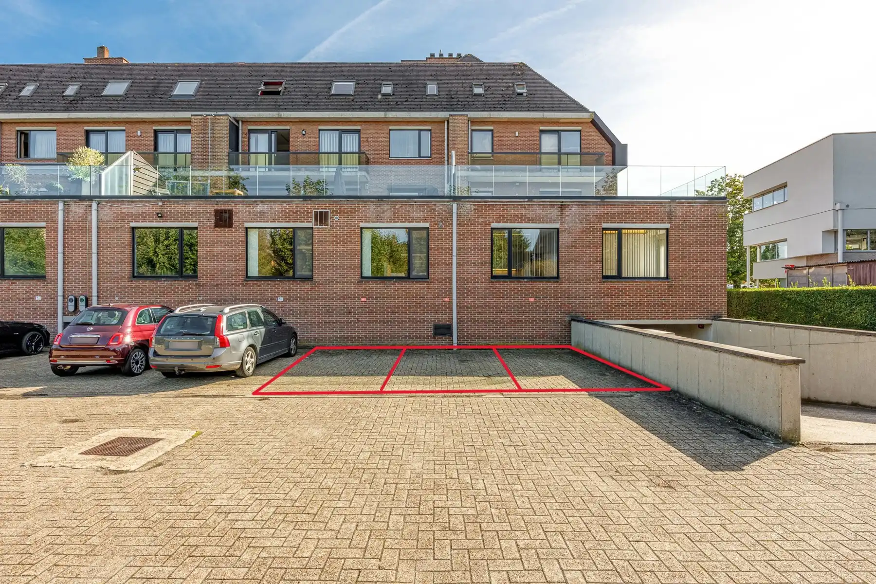 Ruim handelspand/investeringspand (ca194m²) met 3 autostaanplaatsen, gelegen langs de ring van Turnhout. foto 15