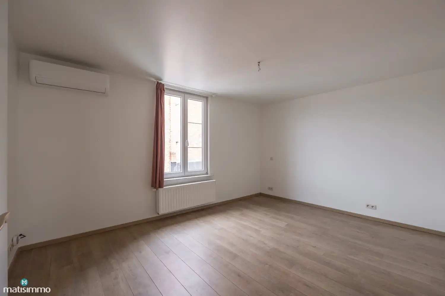 GERENOVEERDE HALFOPEN BEBOUWING MET 2 SLAAPKAMERS OP WANDELAFSTAND VAN HET CENTRUM VAN HASSELT foto 10