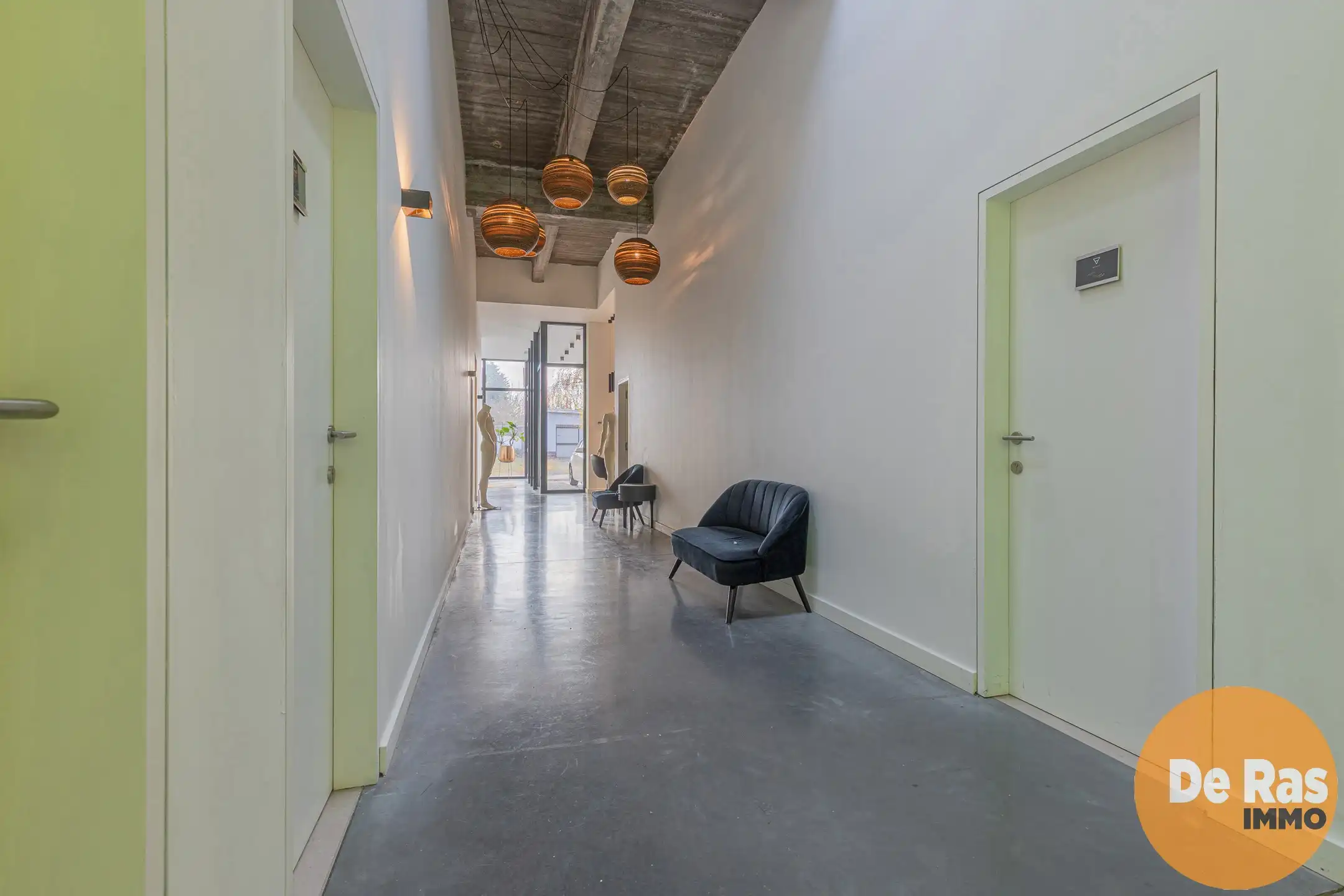 NIEUWERKERKEN – Commercieel pand met wellnessfaciliteiten foto 19