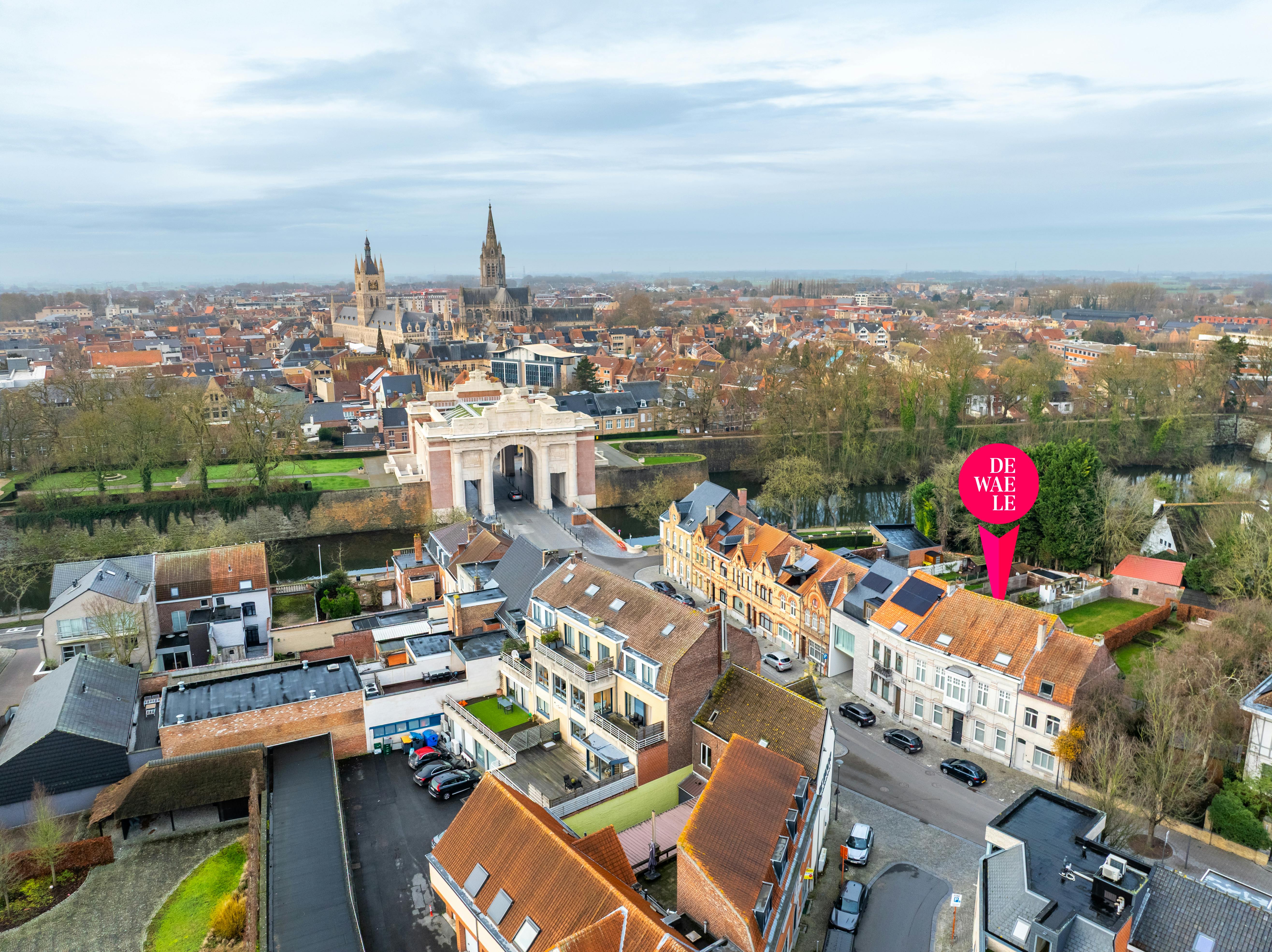 Magnifiek herenhuis te koop op 100m van de Menenpoort in Ieper foto 3
