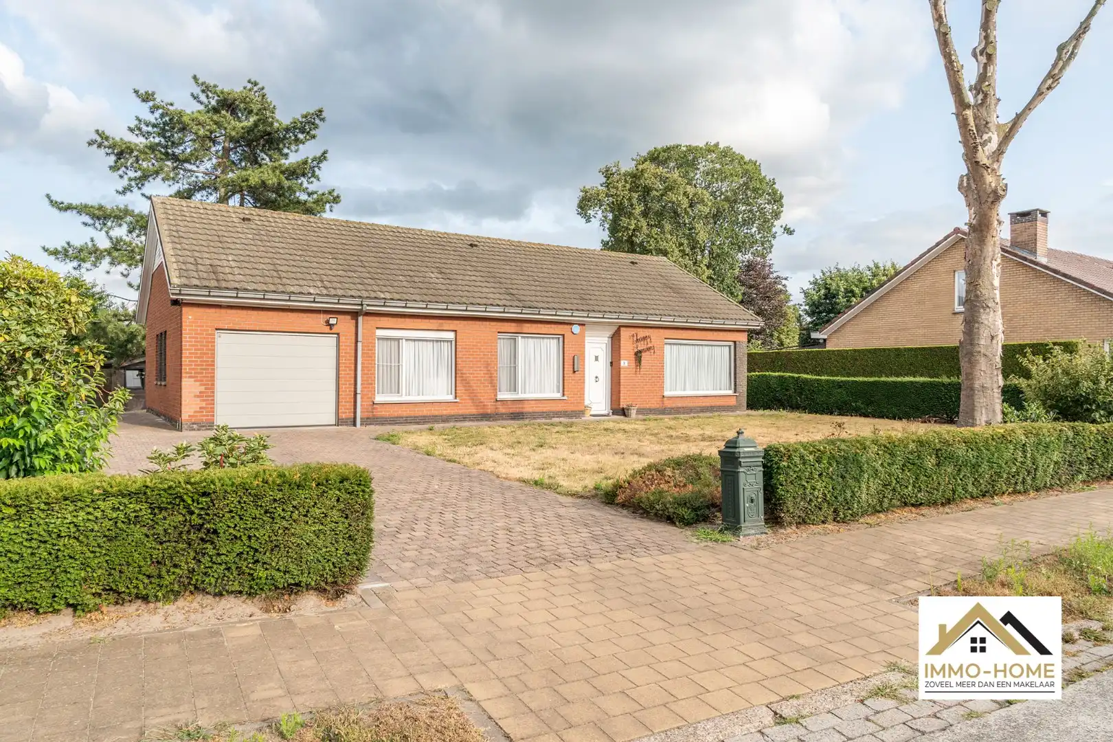 Vrijstaande bungalow met een ruime grond op een topligging!  foto 7