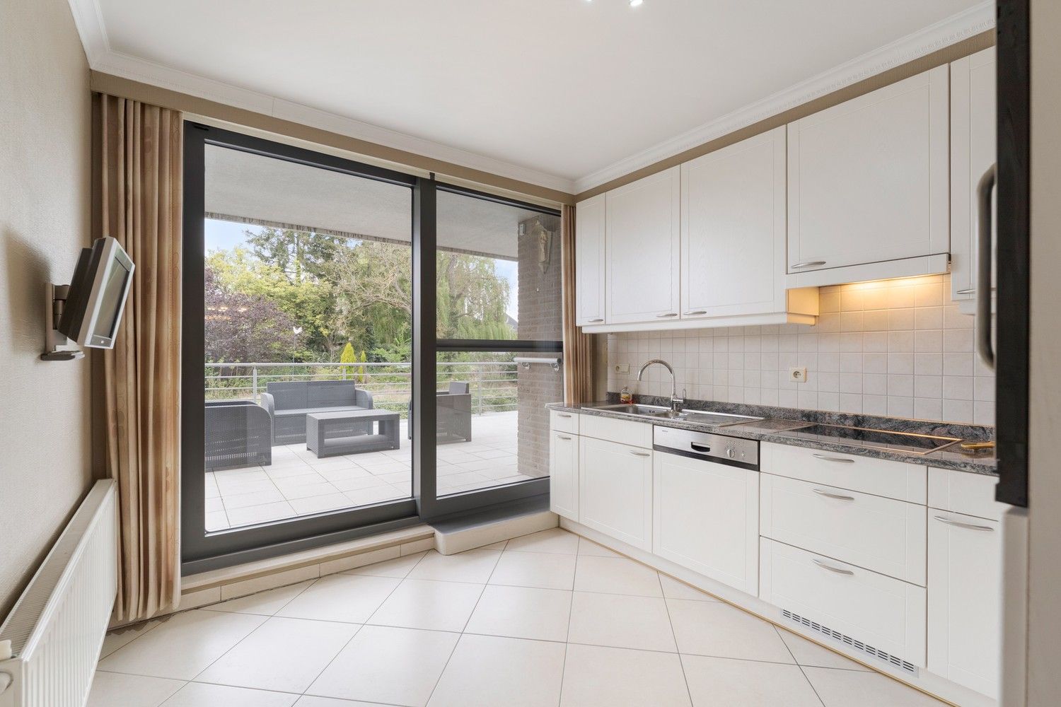 Diepenbeek centrum: Appartement met 2 slaapkamers, 2 terrassen, ruime berging en autostaanplaats in de kelder foto 10