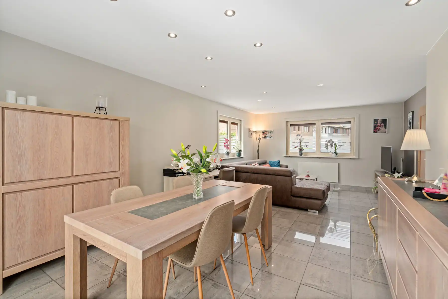 Instapklare gezinswoning met 3 slaapkamers, 2 badkamers foto 4