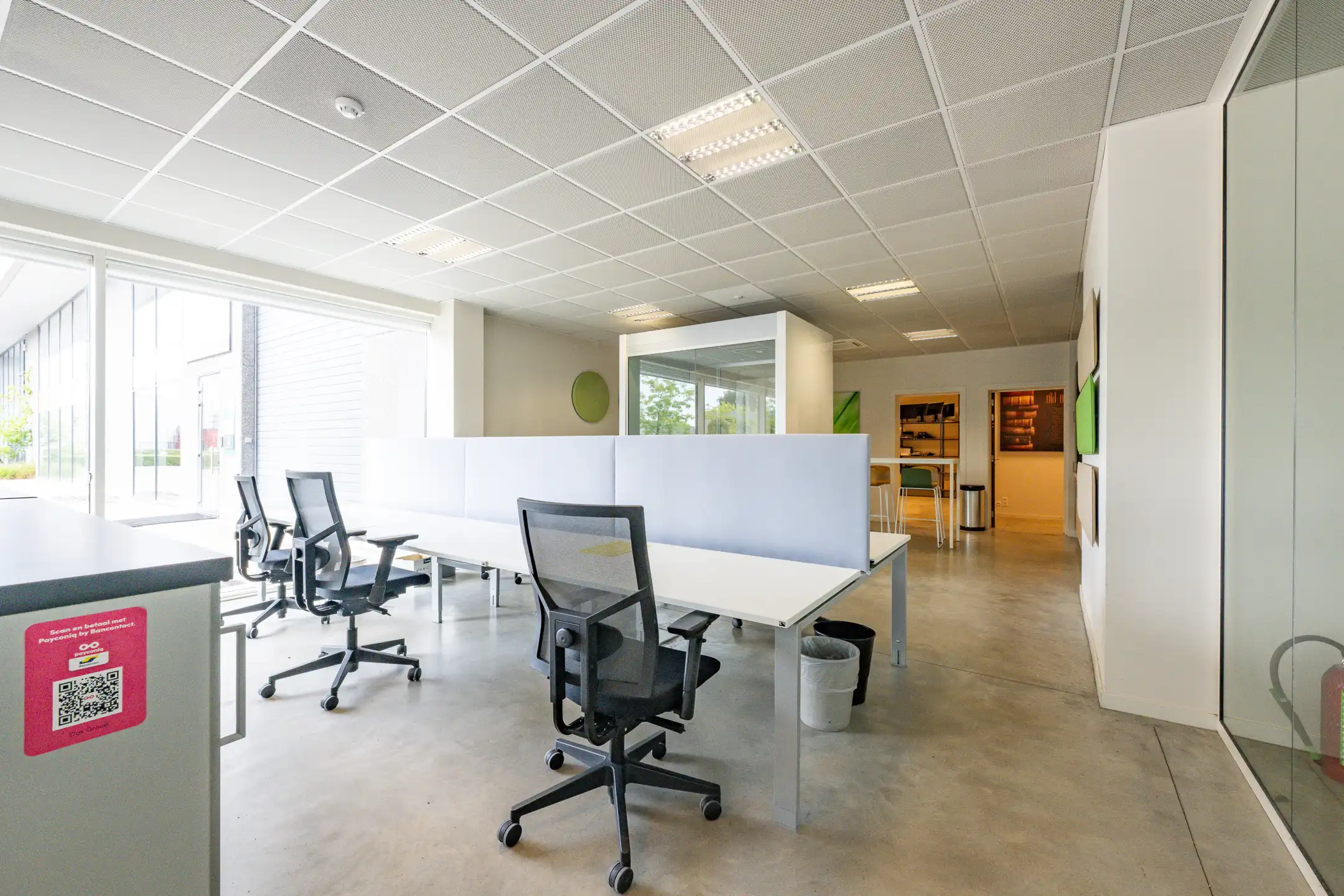 TE HUUR Magazijn + kantoor foto 11