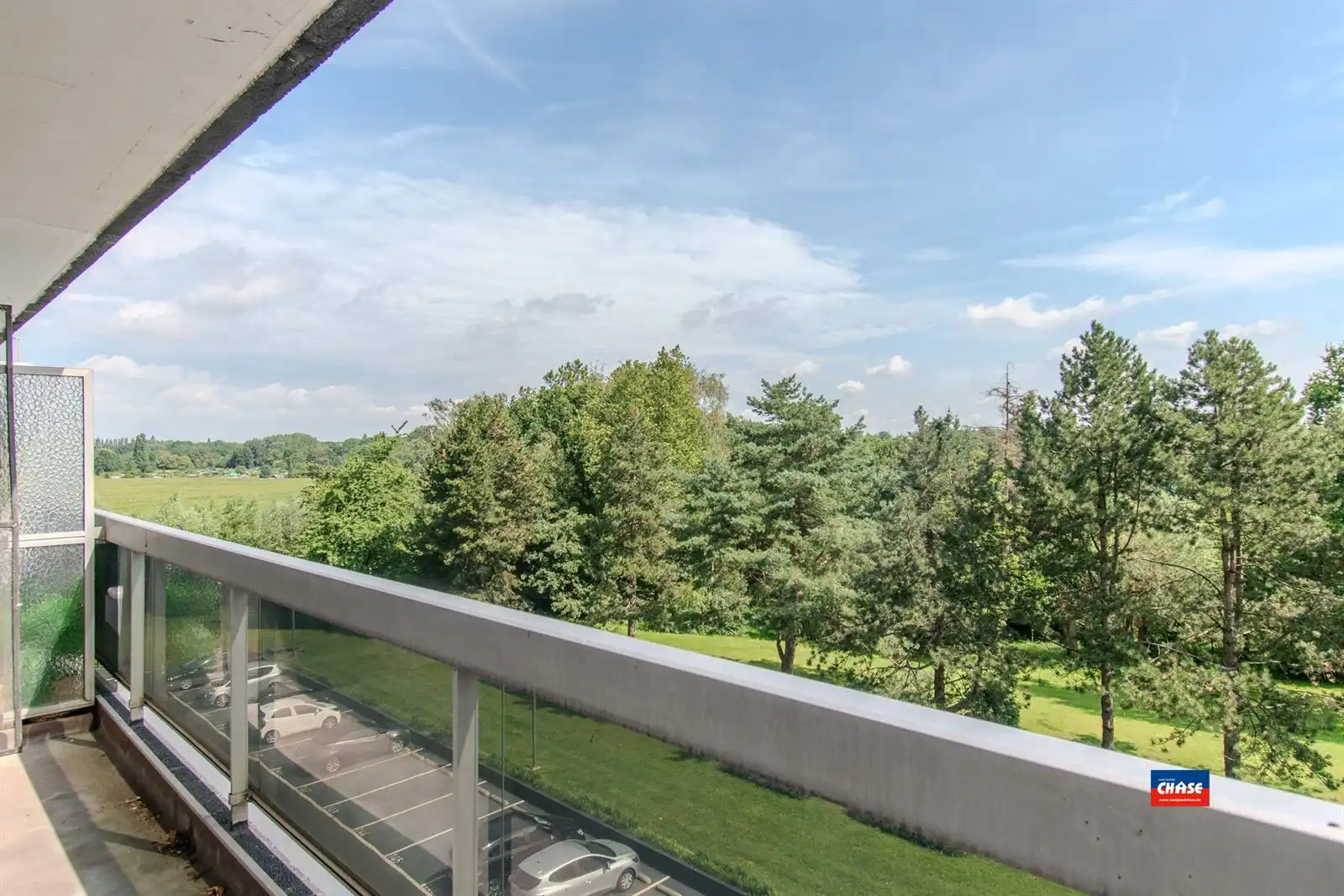 Studio met ruim terras op een gunstige ligging foto 4