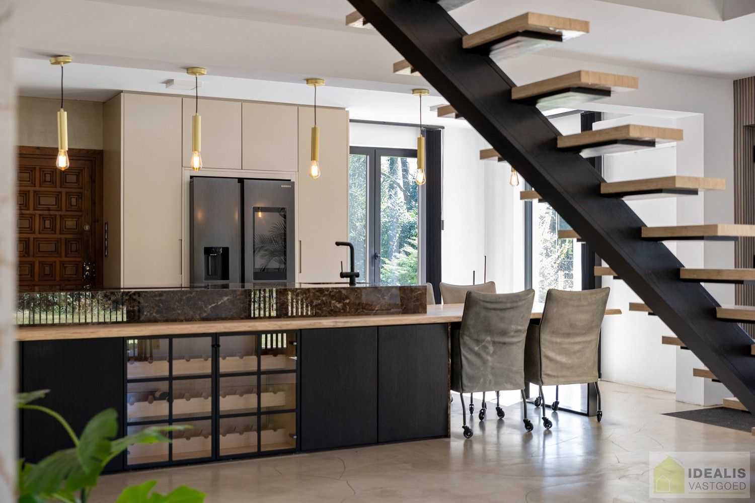 SCHITTERENDE VILLA OMRINGD DOOR PRACHTIGE TUIN MET EEN ZUIDERSE TOETS! foto 11